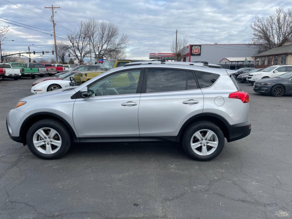 2013 Silver /Black Toyota RAV4 XLE AWD (2T3RFREV9DW) with an 2.5L L4 DOHC 16V engine, 6-Speed Automatic transmission, located at 813 E Fairview Ave, Meridian , ID, 83642, (208) 336-8230, 43.618851, -116.384010 - If you need a budget AWD that is in excellent condition this is the one to have. Come check it out. Toyota quality at its finest. - Photo #0