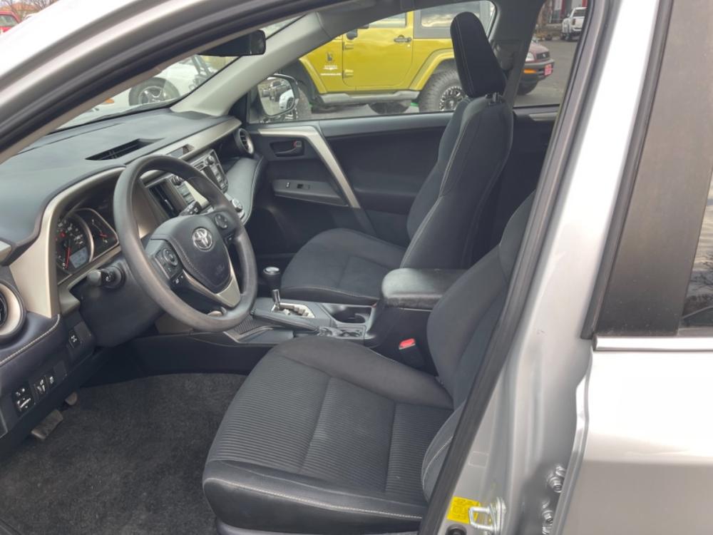 2013 Silver /Black Toyota RAV4 XLE AWD (2T3RFREV9DW) with an 2.5L L4 DOHC 16V engine, 6-Speed Automatic transmission, located at 813 E Fairview Ave, Meridian , ID, 83642, (208) 336-8230, 43.618851, -116.384010 - If you need a budget AWD that is in excellent condition this is the one to have. Come check it out. Toyota quality at its finest. - Photo #1