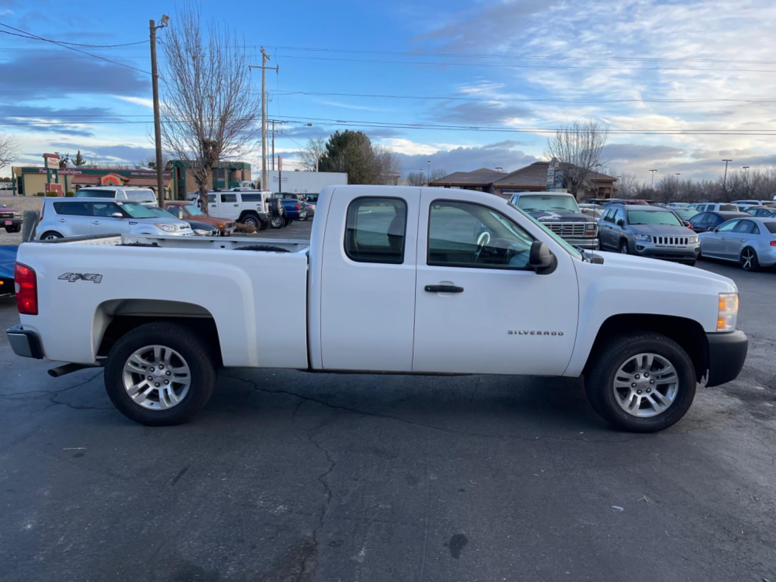 2011 Alpine White /Grey Chevrolet Silverado 1500 Work Truck (1GCRKPE38BZ) with an 5.3L V8 OHV 16V FFV engine, 4-Speed Automatic transmission, located at 813 E Fairview Ave, Meridian , ID, 83642, (208) 336-8230, 43.618851, -116.384010 - Photo #5
