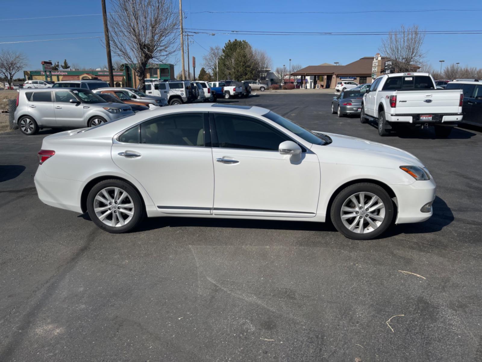 2010 Alpine White /Tan Lexus ES 350 ES 350 (JTHBK1EG9A2) with an 3.5L V6 DOHC 24V engine, 6-Speed Automatic transmission, located at 813 E Fairview Ave, Meridian , ID, 83642, (208) 336-8230, 43.618851, -116.384010 - Photo #4