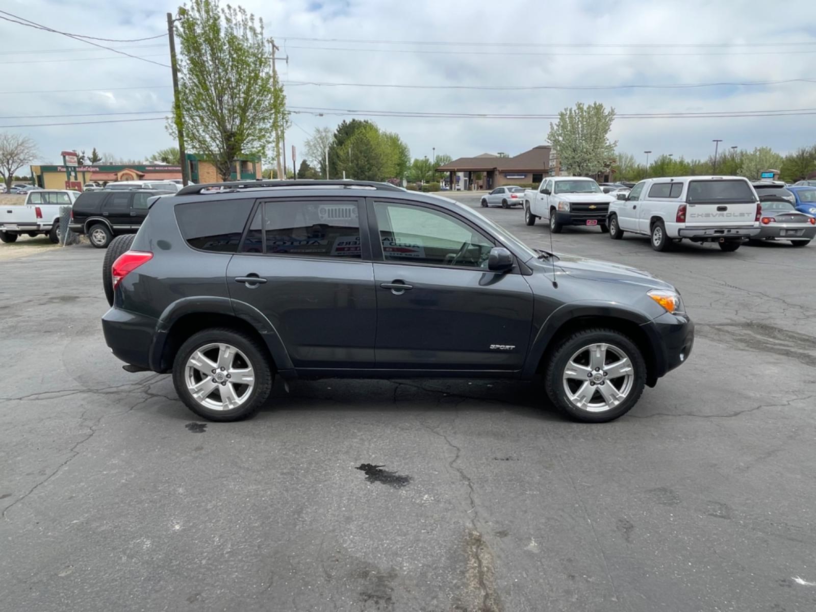 2006 Blue /Grey Toyota RAV4 Sport I4 4WD (JTMBD32V165) with an 2.4L L4 DOHC 16V engine, 4-Speed Automatic transmission, located at 813 E Fairview Ave, Meridian , ID, 83642, (208) 336-8230, 43.618851, -116.384010 - Photo #4