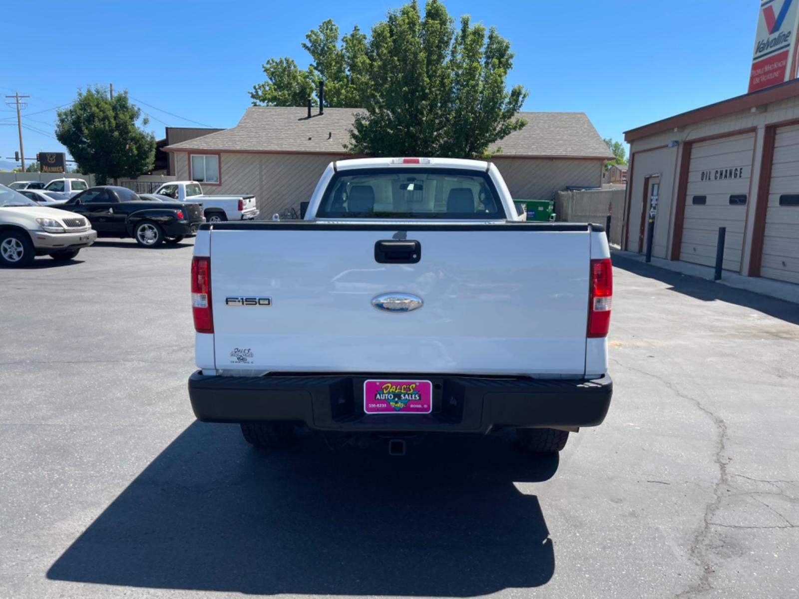 2007 Alpine White /Grey Ford F-150 XL (1FTRF14W77K) with an 4.6L V8 SOHC 16V engine, 4-Speed Automatic Overdrive transmission, located at 813 E Fairview Ave, Meridian , ID, 83642, (208) 336-8230, 43.618851, -116.384010 - Photo #5