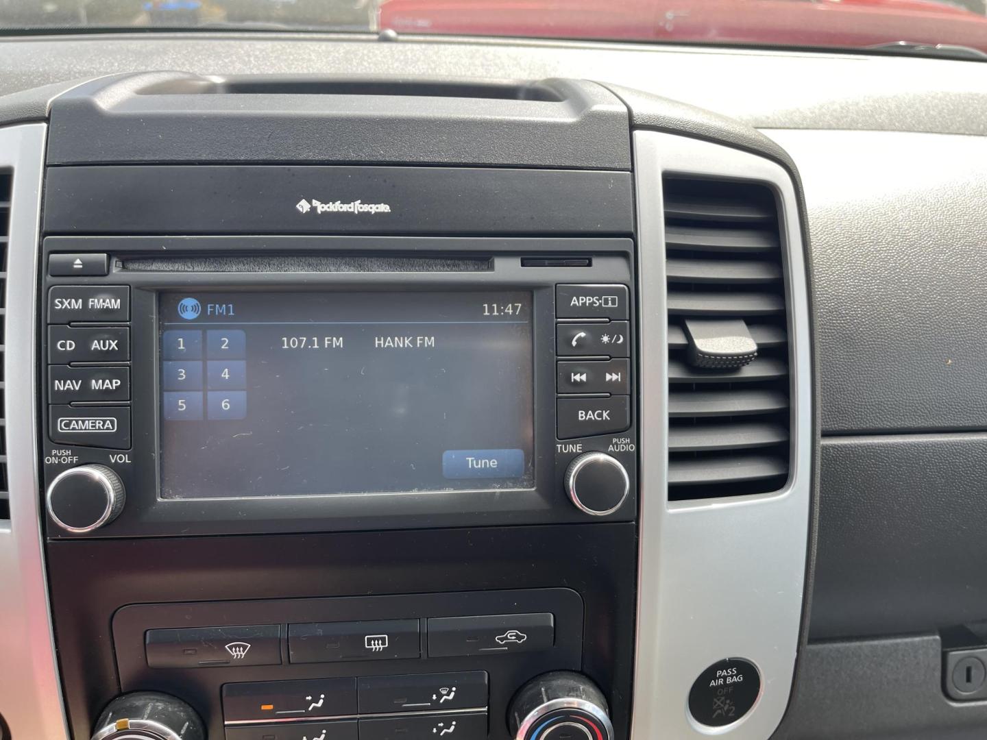 2015 Black /Grey Nissan Xterra PRO-4X (5N1AN0NW9FN) with an 4.0L V6 DOHC 24V engine, 5-Speed Automatic transmission, located at 813 E Fairview Ave, Meridian , ID, 83642, (208) 336-8230, 43.618851, -116.384010 - Photo#10