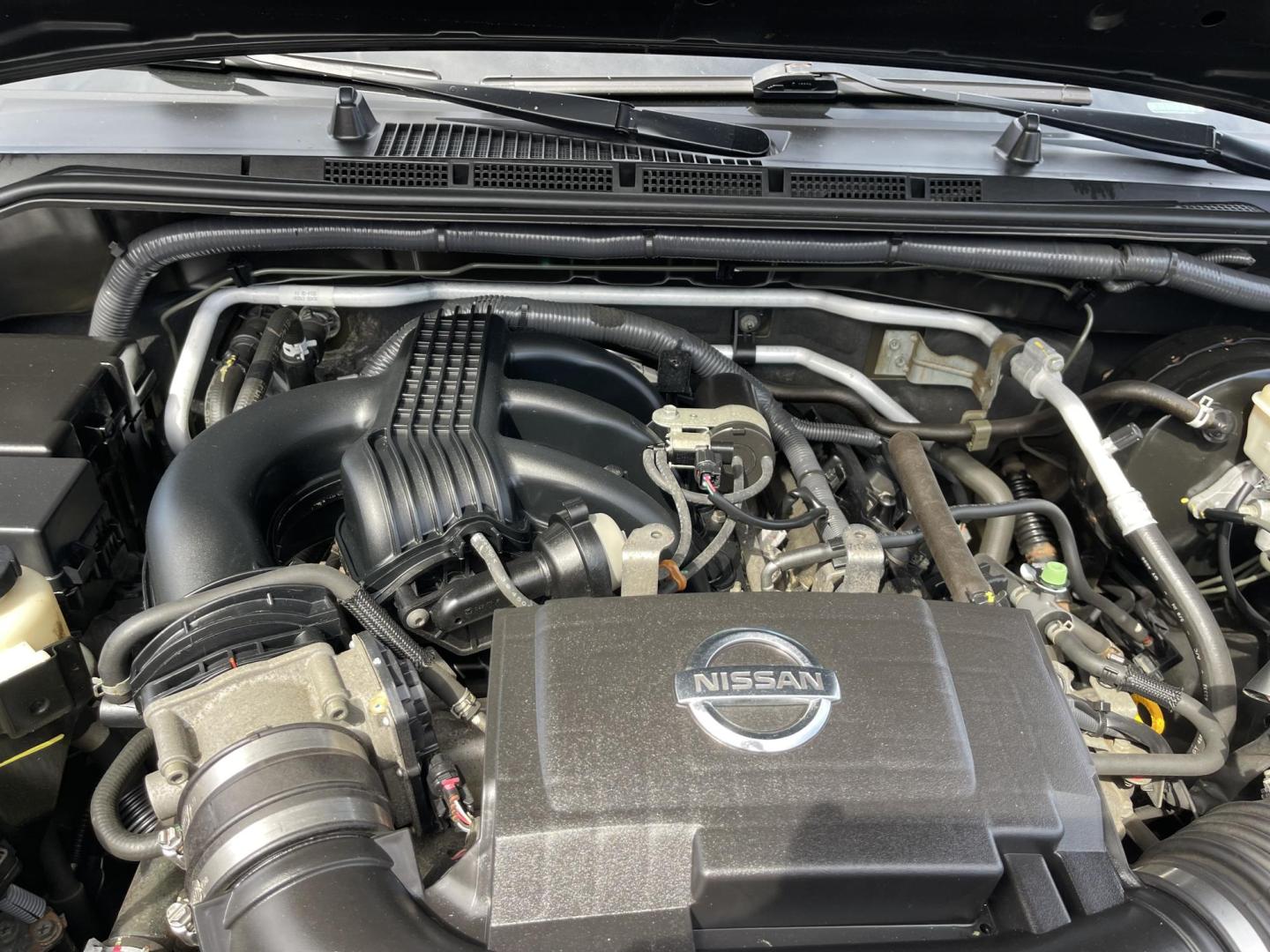 2015 Black /Grey Nissan Xterra PRO-4X (5N1AN0NW9FN) with an 4.0L V6 DOHC 24V engine, 5-Speed Automatic transmission, located at 813 E Fairview Ave, Meridian , ID, 83642, (208) 336-8230, 43.618851, -116.384010 - Photo#15