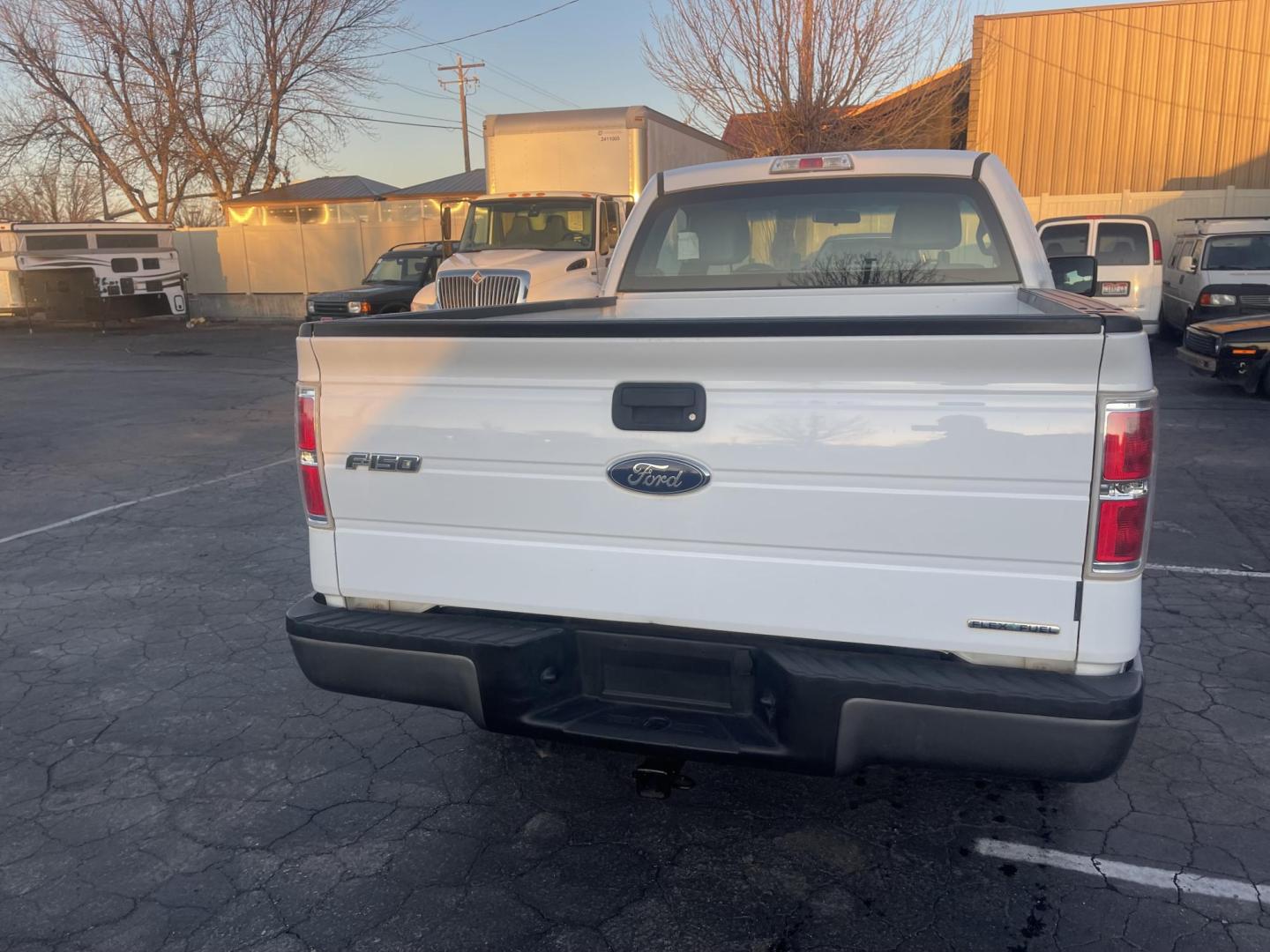 2014 Ford F-150 XL (1FTMF1EM3EK) with an 3.7L V6 DOHC 24V engine, 6-Speed Automatic transmission, located at 813 E Fairview Ave, Meridian , ID, 83642, (208) 336-8230, 43.618851, -116.384010 - Photo#4