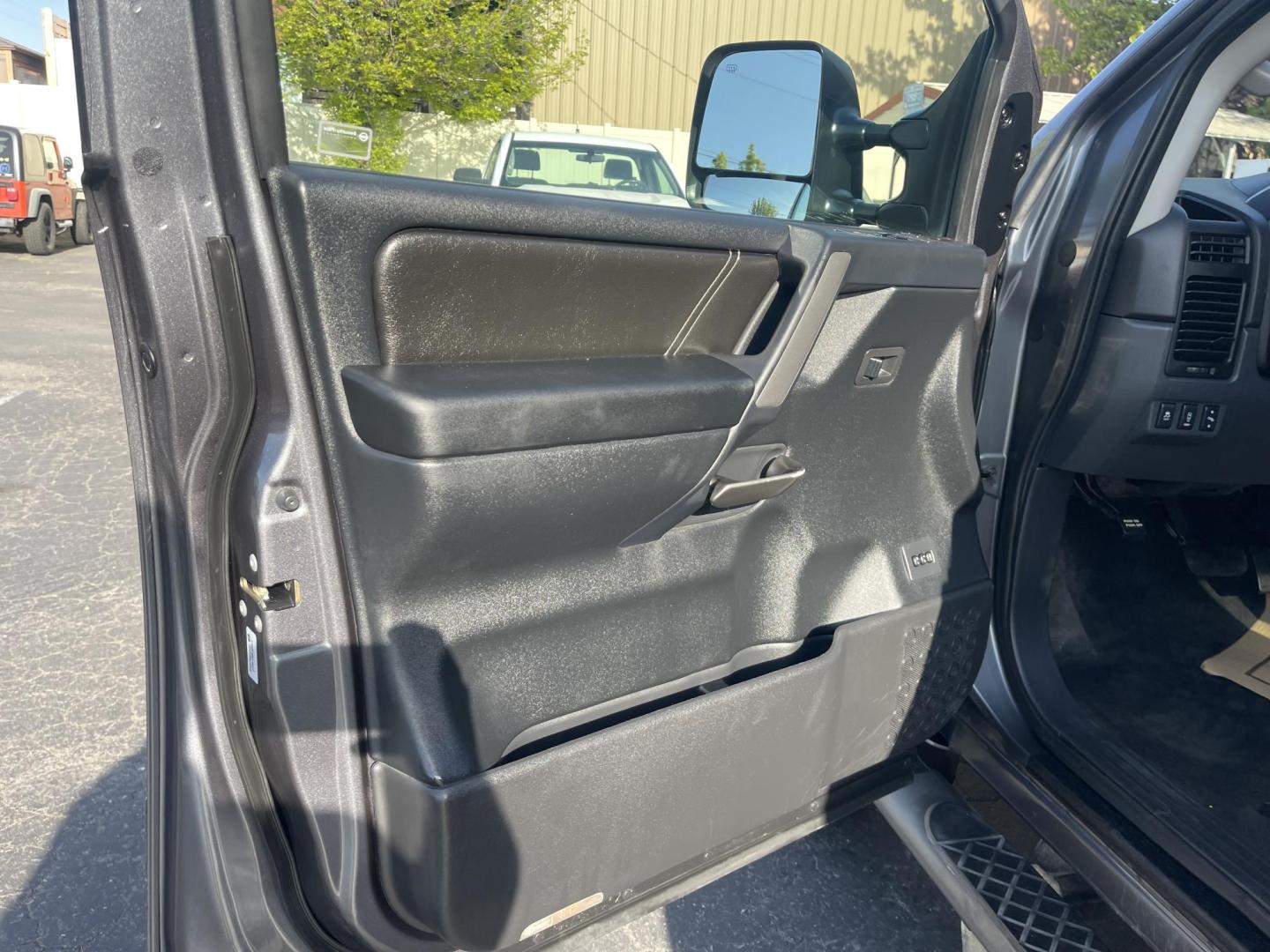 2013 Grey /Black Nissan Titan PRO-4X Crew Cab 4WD SWB (1N6AA0EC9DN) with an 5.6L V8 DOHC 32V engine, 5-Speed Automatic transmission, located at 813 E Fairview Ave, Meridian , ID, 83642, (208) 336-8230, 43.618851, -116.384010 - Photo#5
