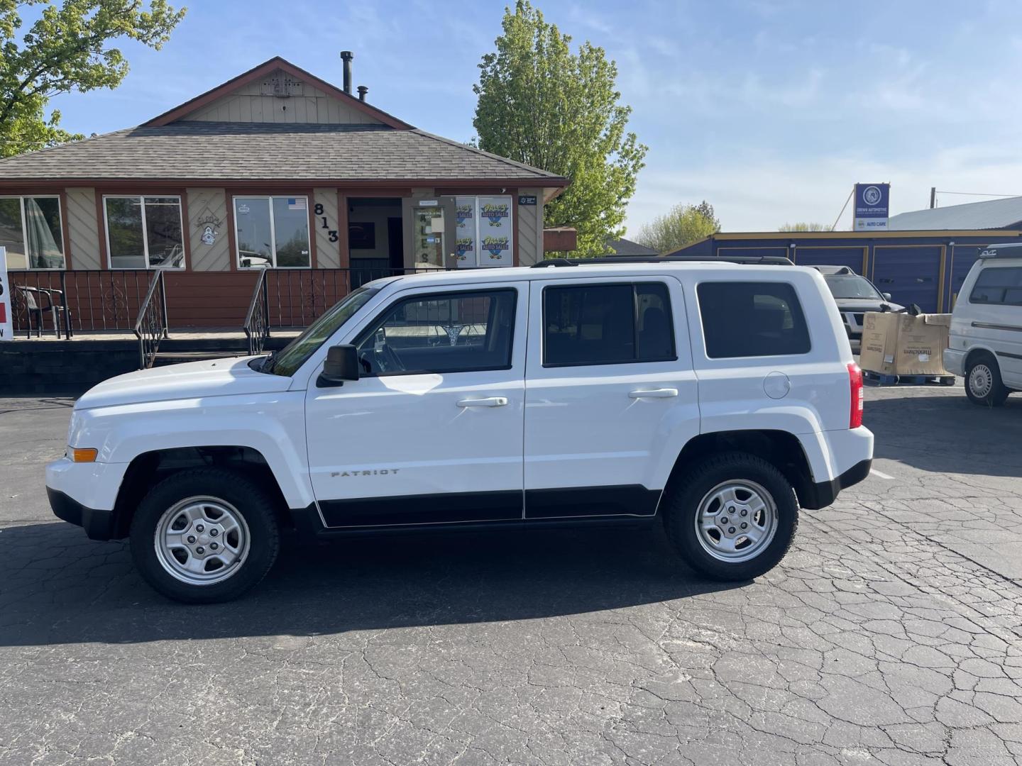 2016 White /Grey Jeep Patriot Sport 4WD (1C4NJRBB5GD) with an 2.4L L4 DOHC 16V engine, AT transmission, located at 813 E Fairview Ave, Meridian , ID, 83642, (208) 336-8230, 43.618851, -116.384010 - Photo#0