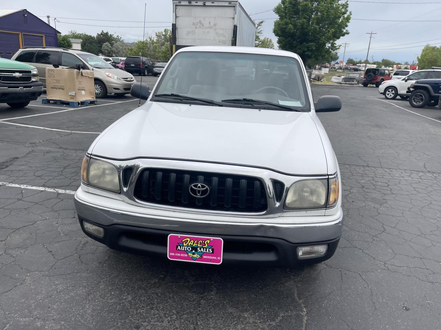 2001 Toyota Tacoma Xtracab 2WD (5TEVL52N21Z) with an 2.4L L4 SOHC 16V engine, 5 spd Manual transmission, located at 813 E Fairview Ave, Meridian , ID, 83642, (208) 336-8230, 43.618851, -116.384010 - Photo#2