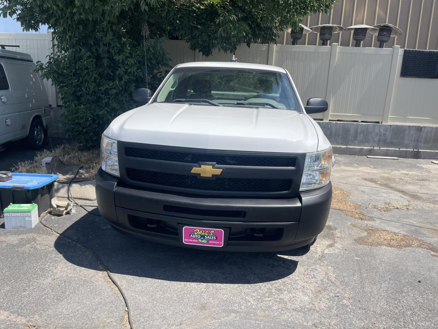 2013 White /Black Chevrolet Silverado 1500 Work Truck 4WD (1GCNKPE04DZ) with an 5.3L V8 OHV 16V FFV engine, AT transmission, located at 813 E Fairview Ave, Meridian , ID, 83642, (208) 336-8230, 43.618851, -116.384010 - Photo#2