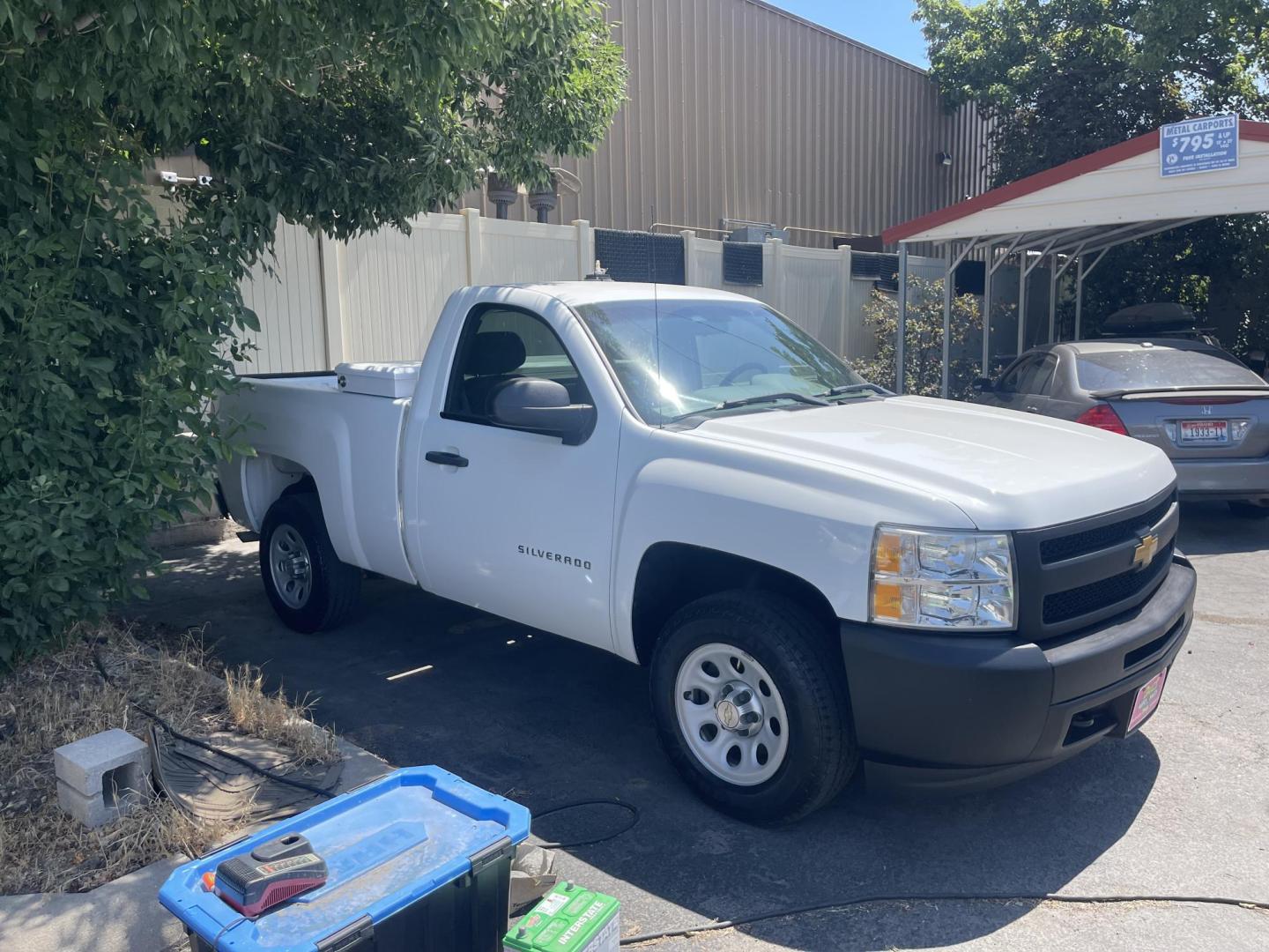 2013 White /Black Chevrolet Silverado 1500 Work Truck 4WD (1GCNKPE04DZ) with an 5.3L V8 OHV 16V FFV engine, AT transmission, located at 813 E Fairview Ave, Meridian , ID, 83642, (208) 336-8230, 43.618851, -116.384010 - Photo#3