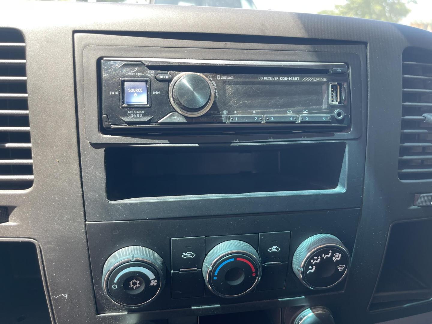 2013 White /Black Chevrolet Silverado 1500 Work Truck 4WD (1GCNKPE04DZ) with an 5.3L V8 OHV 16V FFV engine, AT transmission, located at 813 E Fairview Ave, Meridian , ID, 83642, (208) 336-8230, 43.618851, -116.384010 - Photo#6