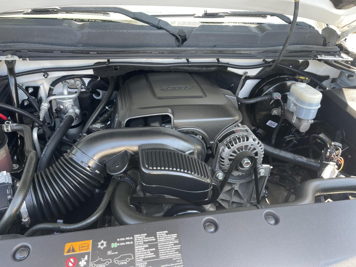 2013 White /Black Chevrolet Silverado 1500 Work Truck 4WD (1GCNKPE04DZ) with an 5.3L V8 OHV 16V FFV engine, AT transmission, located at 813 E Fairview Ave, Meridian , ID, 83642, (208) 336-8230, 43.618851, -116.384010 - Photo#10