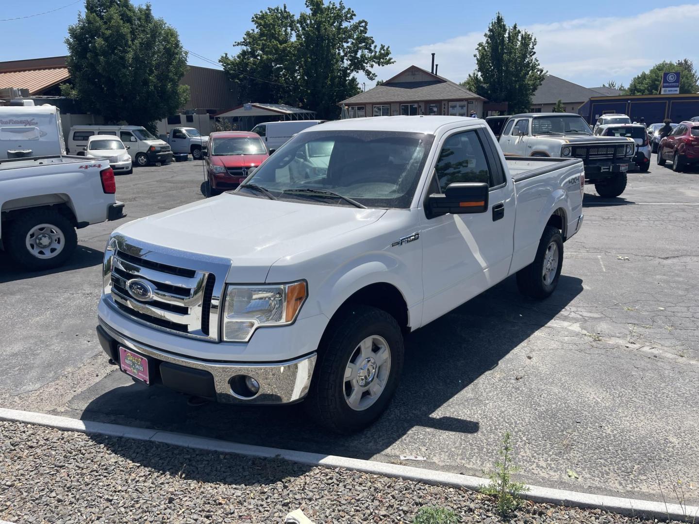 2012 White /Grey Ford F-150 XLT (1FTMF1EF8CF) with an 5.0L V8 OHV 16V engine, 6-Speed Automatic transmission, located at 813 E Fairview Ave, Meridian , ID, 83642, (208) 336-8230, 43.618851, -116.384010 - Photo#1
