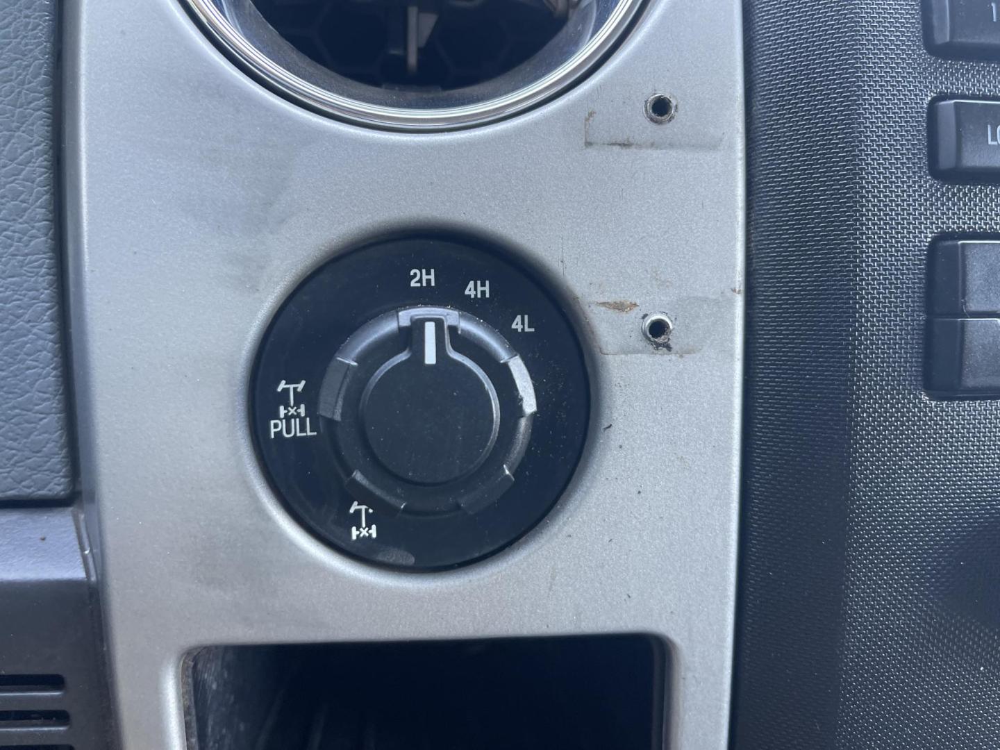2012 White /Grey Ford F-150 XLT (1FTMF1EF8CF) with an 5.0L V8 OHV 16V engine, 6-Speed Automatic transmission, located at 813 E Fairview Ave, Meridian , ID, 83642, (208) 336-8230, 43.618851, -116.384010 - Photo#11