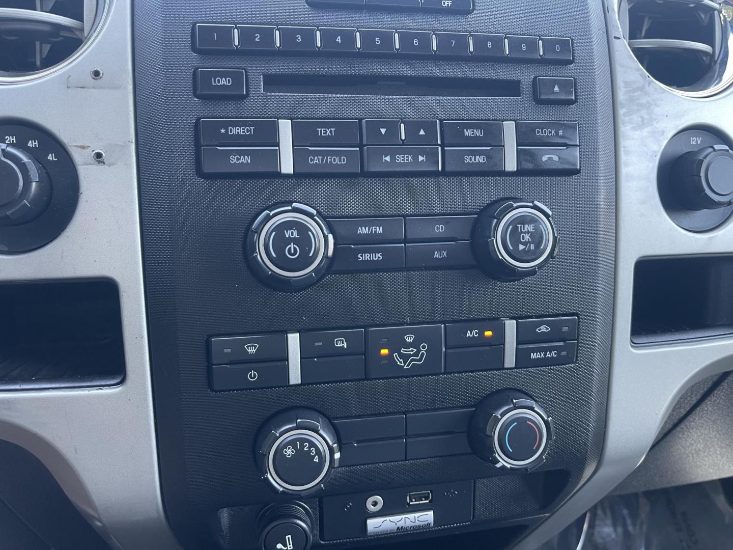 2012 White /Grey Ford F-150 XLT (1FTMF1EF8CF) with an 5.0L V8 OHV 16V engine, 6-Speed Automatic transmission, located at 813 E Fairview Ave, Meridian , ID, 83642, (208) 336-8230, 43.618851, -116.384010 - Photo#10