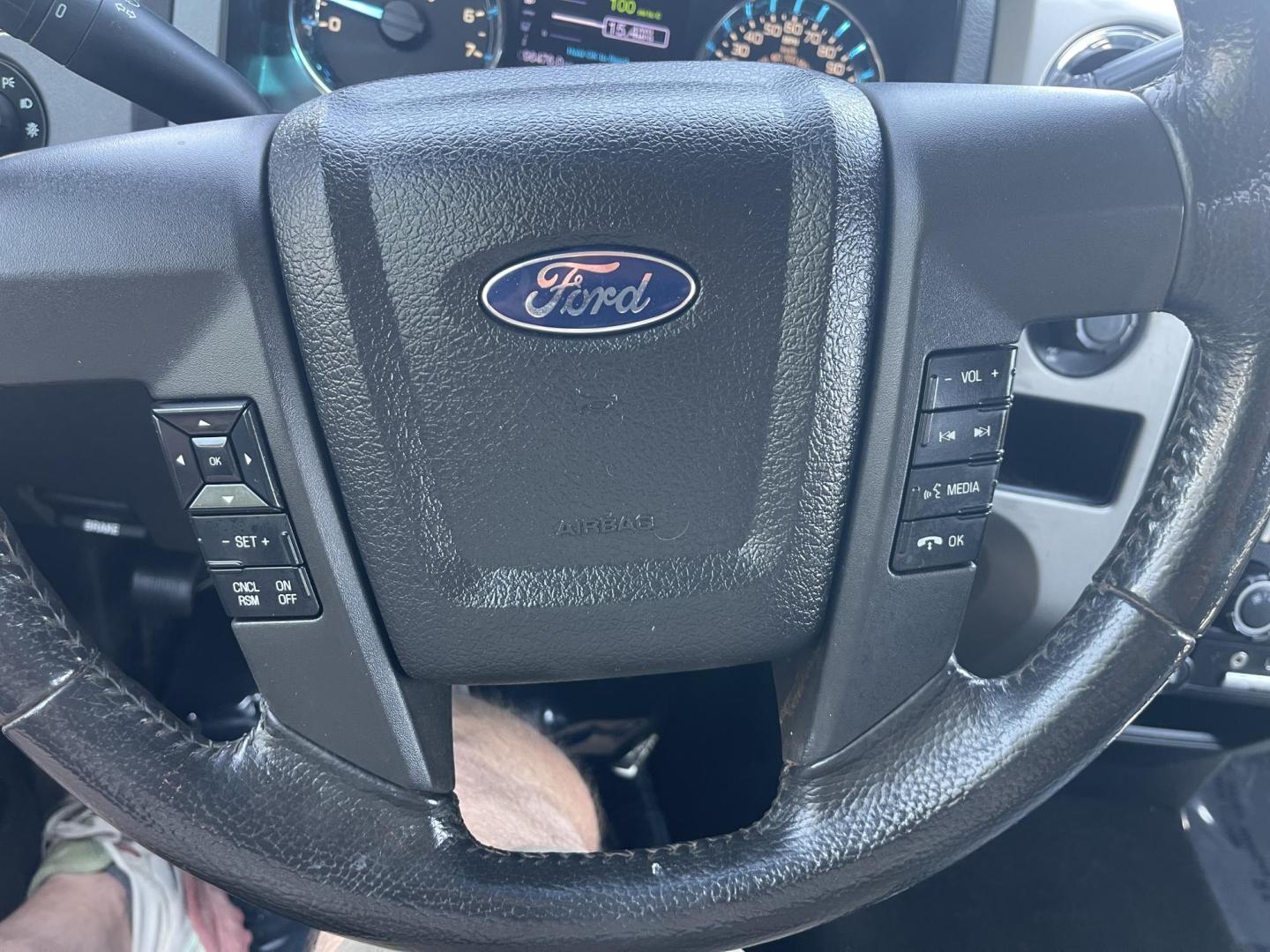 2012 White /Grey Ford F-150 XLT (1FTMF1EF8CF) with an 5.0L V8 OHV 16V engine, 6-Speed Automatic transmission, located at 813 E Fairview Ave, Meridian , ID, 83642, (208) 336-8230, 43.618851, -116.384010 - Photo#14