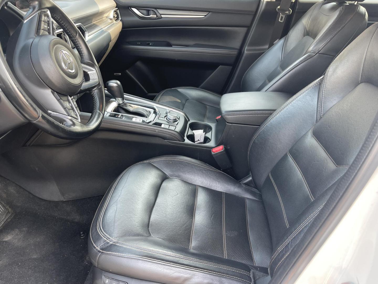 2019 White /Black Mazda CX-5 Grand Touring AWD (JM3KFBDM2K0) with an 2.5L L4 DOHC 16V engine, 6A transmission, located at 813 E Fairview Ave, Meridian , ID, 83642, (208) 336-8230, 43.618851, -116.384010 - Photo#6