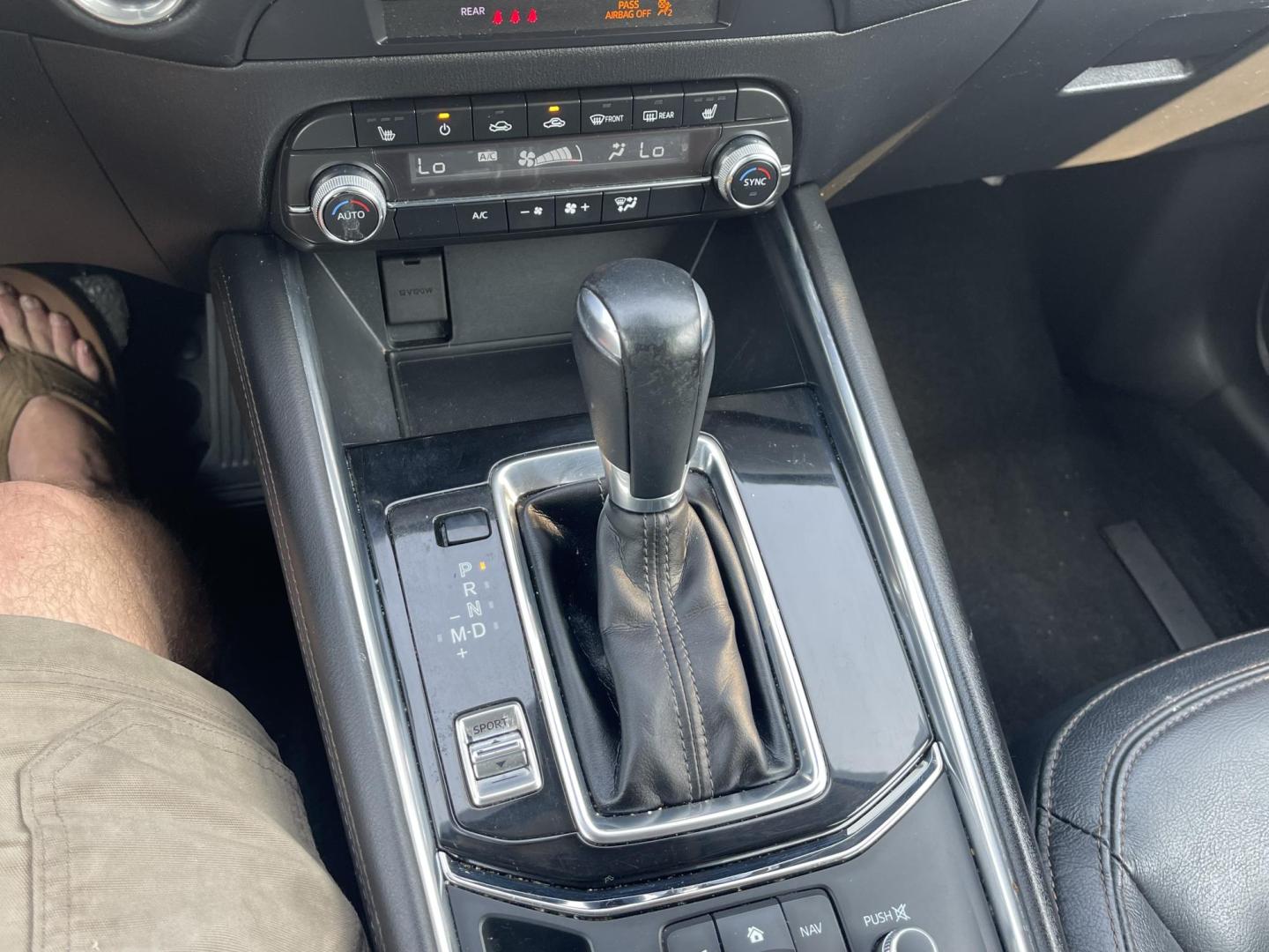 2019 White /Black Mazda CX-5 Grand Touring AWD (JM3KFBDM2K0) with an 2.5L L4 DOHC 16V engine, 6A transmission, located at 813 E Fairview Ave, Meridian , ID, 83642, (208) 336-8230, 43.618851, -116.384010 - Photo#11