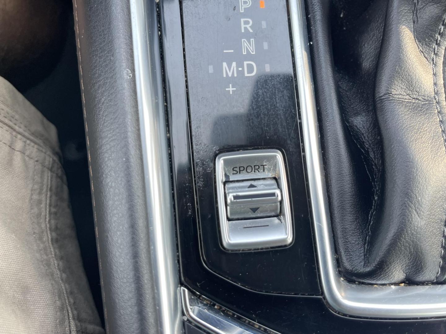 2019 White /Black Mazda CX-5 Grand Touring AWD (JM3KFBDM2K0) with an 2.5L L4 DOHC 16V engine, 6A transmission, located at 813 E Fairview Ave, Meridian , ID, 83642, (208) 336-8230, 43.618851, -116.384010 - Photo#16