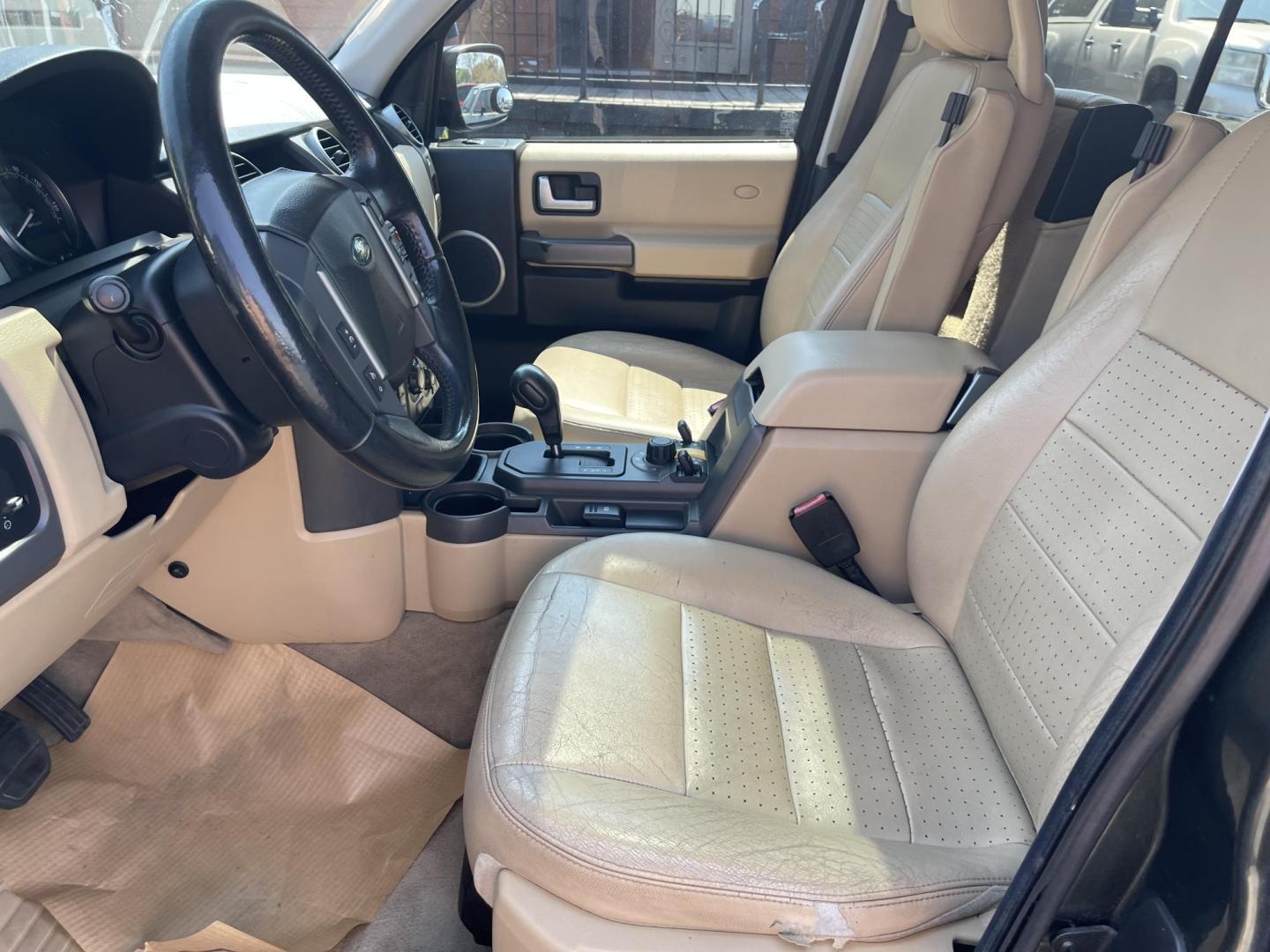 2006 Green /Tan Land Rover LR3 SE (SALAE25406A) with an 4.4L V8 DOHC 32V engine, 6-Speed Automatic Overdrive transmission, located at 813 E Fairview Ave, Meridian , ID, 83642, (208) 336-8230, 43.618851, -116.384010 - Photo#6