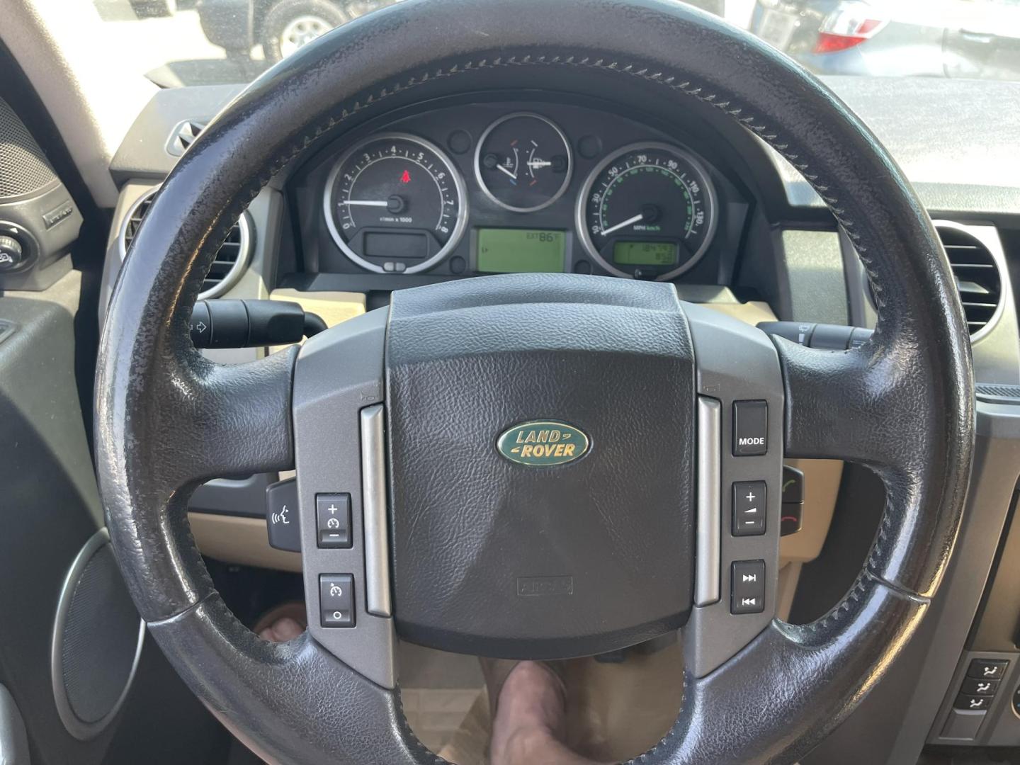 2006 Green /Tan Land Rover LR3 SE (SALAE25406A) with an 4.4L V8 DOHC 32V engine, 6-Speed Automatic Overdrive transmission, located at 813 E Fairview Ave, Meridian , ID, 83642, (208) 336-8230, 43.618851, -116.384010 - Photo#13