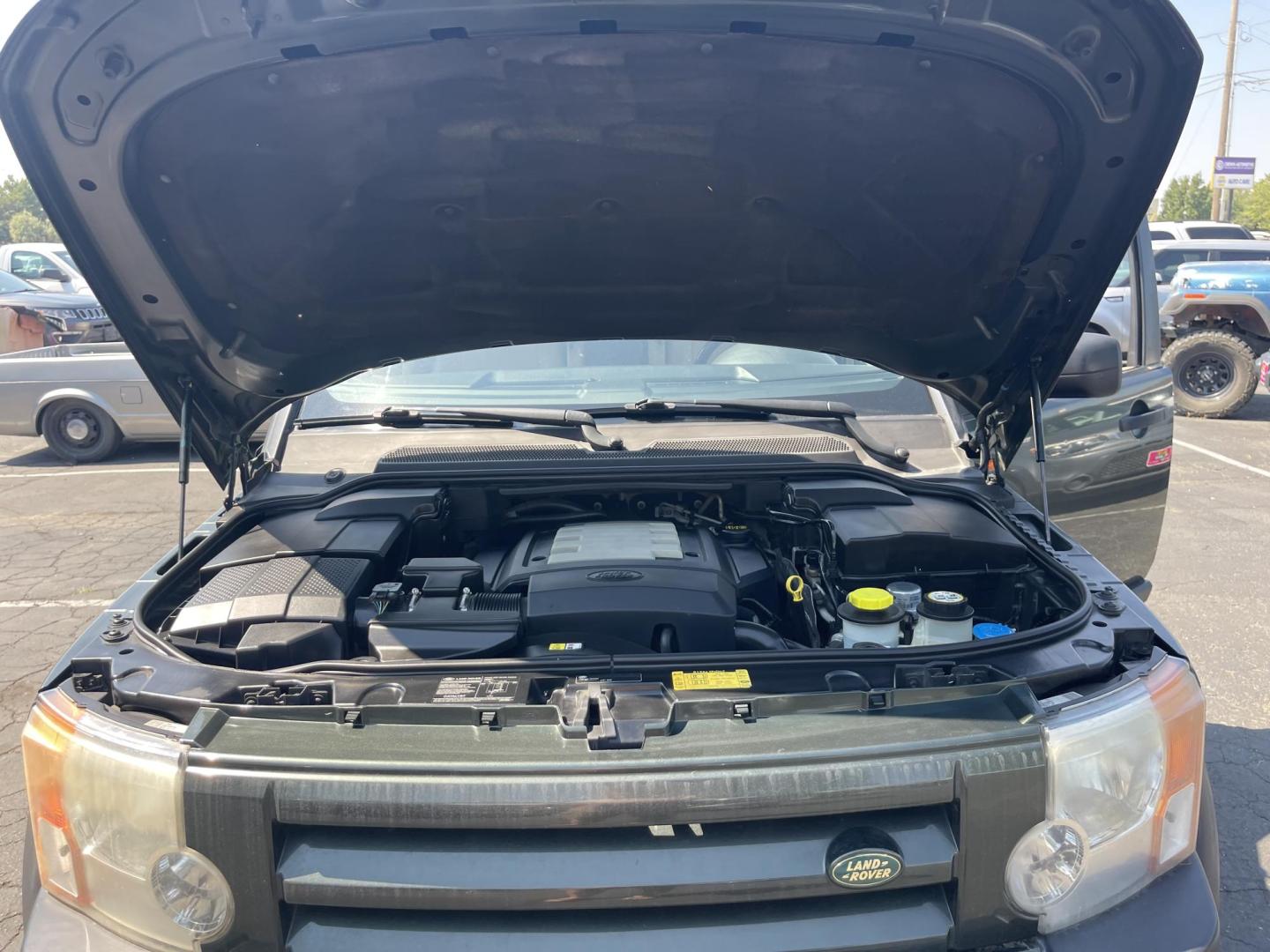 2006 Green /Tan Land Rover LR3 SE (SALAE25406A) with an 4.4L V8 DOHC 32V engine, 6-Speed Automatic Overdrive transmission, located at 813 E Fairview Ave, Meridian , ID, 83642, (208) 336-8230, 43.618851, -116.384010 - Photo#15