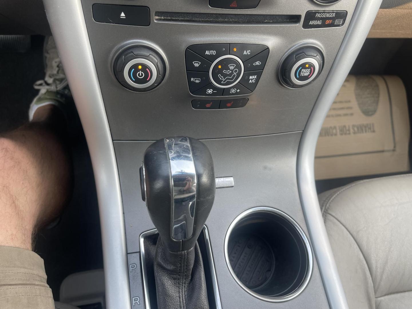 2013 White /Tan Ford Edge SEL AWD (2FMDK4JC2DB) with an 3.5L V6 DOHC 24V engine, 6-Speed Automatic transmission, located at 813 E Fairview Ave, Meridian , ID, 83642, (208) 336-8230, 43.618851, -116.384010 - A one owner extremely clean Ford Edge. It has a few miles thats why its so cheap. You will not belive how clean and well cared for this vehicle is. This vehicle has been extremely well cared for and serviced reguarly. It has almost new tires. It has leather with ice cold A/C. This SUV drives extre - Photo#11