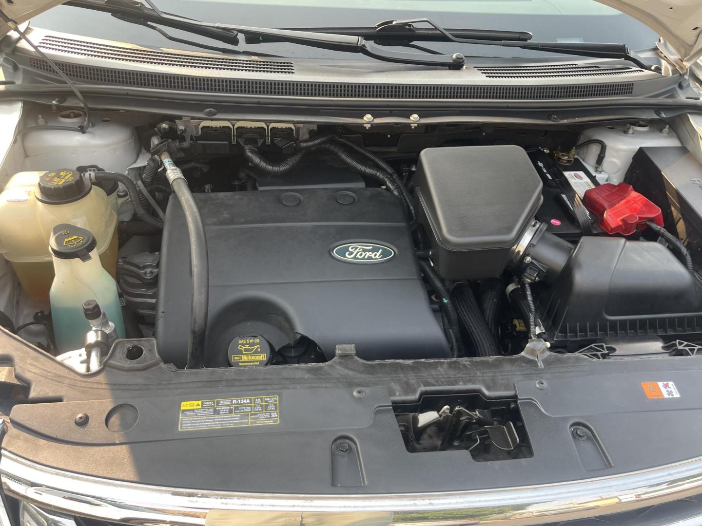 2013 White /Tan Ford Edge SEL AWD (2FMDK4JC2DB) with an 3.5L V6 DOHC 24V engine, 6-Speed Automatic transmission, located at 813 E Fairview Ave, Meridian , ID, 83642, (208) 336-8230, 43.618851, -116.384010 - A one owner extremely clean Ford Edge. It has a few miles thats why its so cheap. You will not belive how clean and well cared for this vehicle is. This vehicle has been extremely well cared for and serviced reguarly. It has almost new tires. It has leather with ice cold A/C. This SUV drives extre - Photo#13
