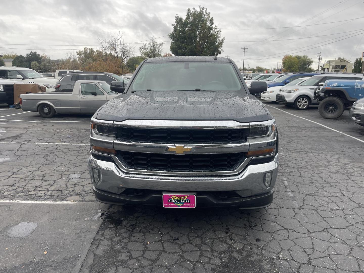 2018 Grey /Black Chevrolet Silverado 1500 LT Crew Cab Long Box 4WD (3GCUKREC4JG) with an 5.3L V8 OHV 16V engine, AT transmission, located at 813 E Fairview Ave, Meridian , ID, 83642, (208) 336-8230, 43.618851, -116.384010 - 2019 Chevrolet Silverado 1500 Crew Cab 4x4. Come take a test drive. Super cheap Silverado Crew Cab. Runs and drives very well. - Photo#2