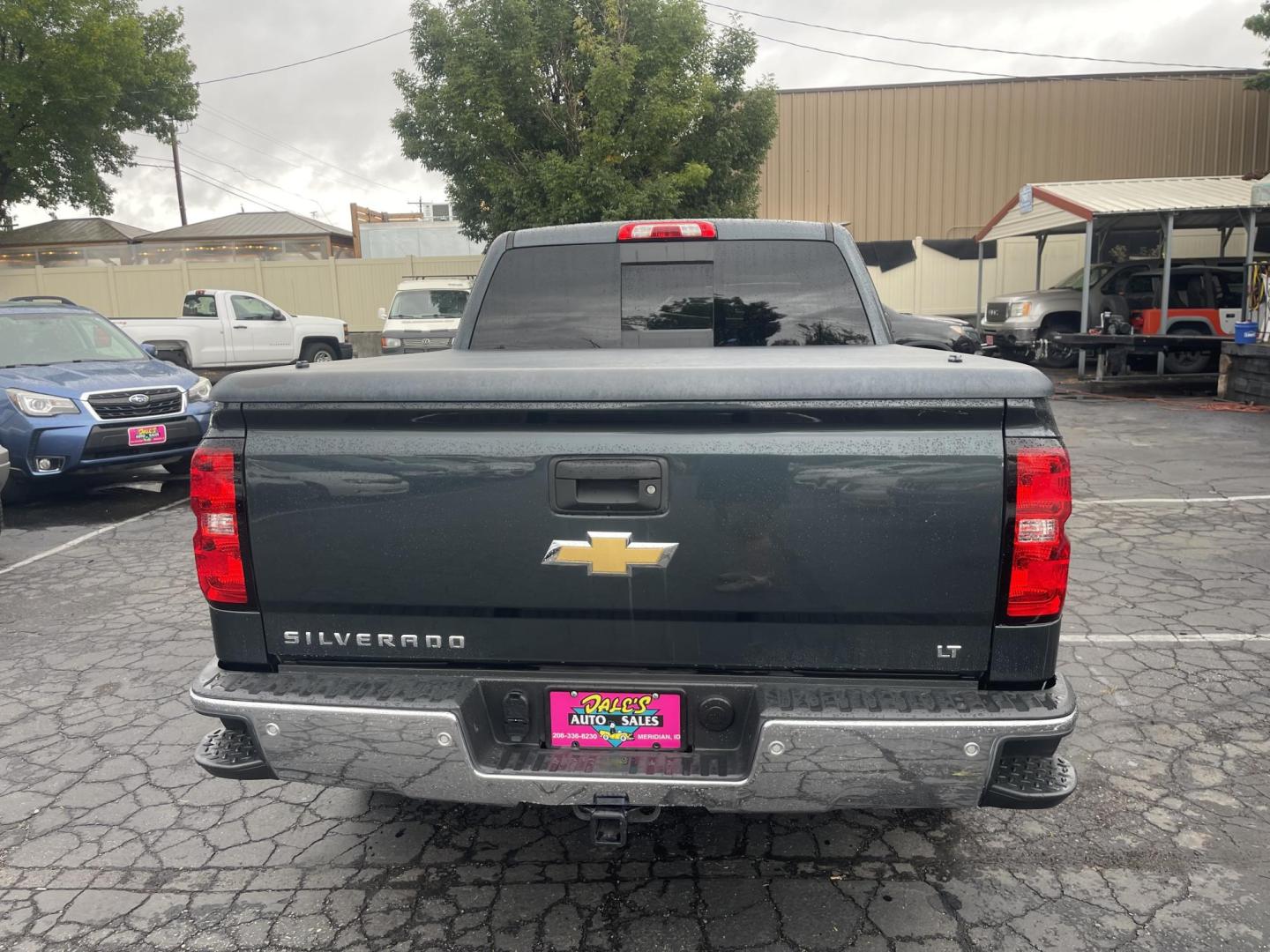 2018 Grey /Black Chevrolet Silverado 1500 LT Crew Cab Long Box 4WD (3GCUKREC4JG) with an 5.3L V8 OHV 16V engine, AT transmission, located at 813 E Fairview Ave, Meridian , ID, 83642, (208) 336-8230, 43.618851, -116.384010 - 2019 Chevrolet Silverado 1500 Crew Cab 4x4. Come take a test drive. Super cheap Silverado Crew Cab. Runs and drives very well. - Photo#4