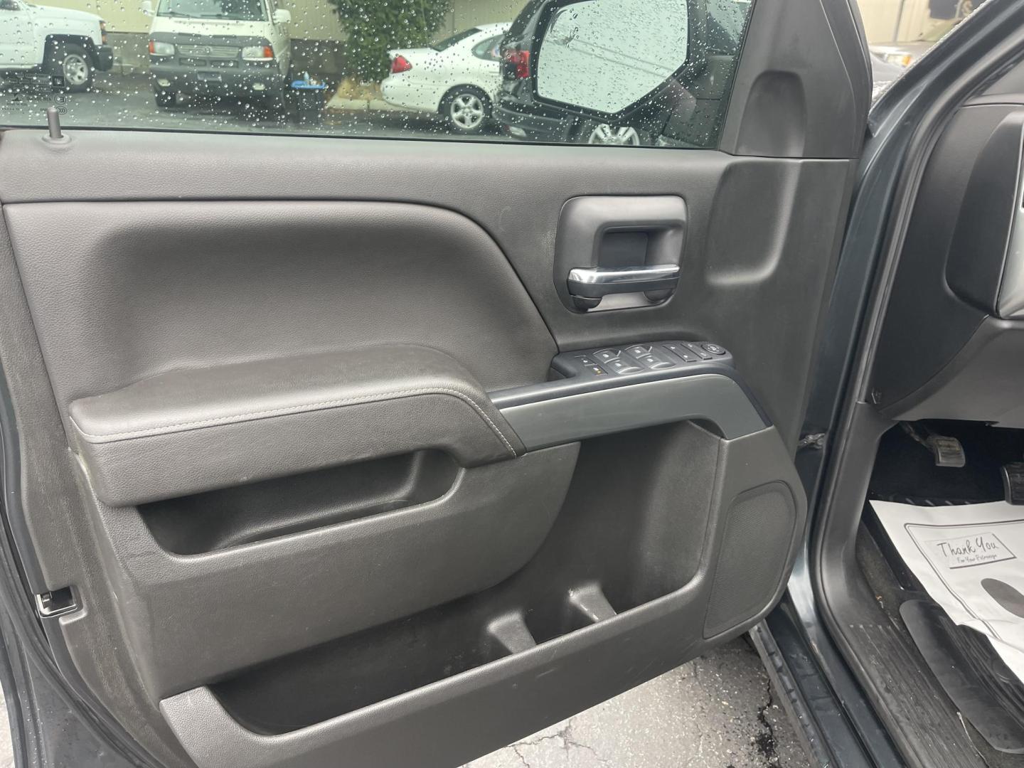 2018 Grey /Black Chevrolet Silverado 1500 LT Crew Cab Long Box 4WD (3GCUKREC4JG) with an 5.3L V8 OHV 16V engine, AT transmission, located at 813 E Fairview Ave, Meridian , ID, 83642, (208) 336-8230, 43.618851, -116.384010 - 2019 Chevrolet Silverado 1500 Crew Cab 4x4. Come take a test drive. Super cheap Silverado Crew Cab. Runs and drives very well. - Photo#6