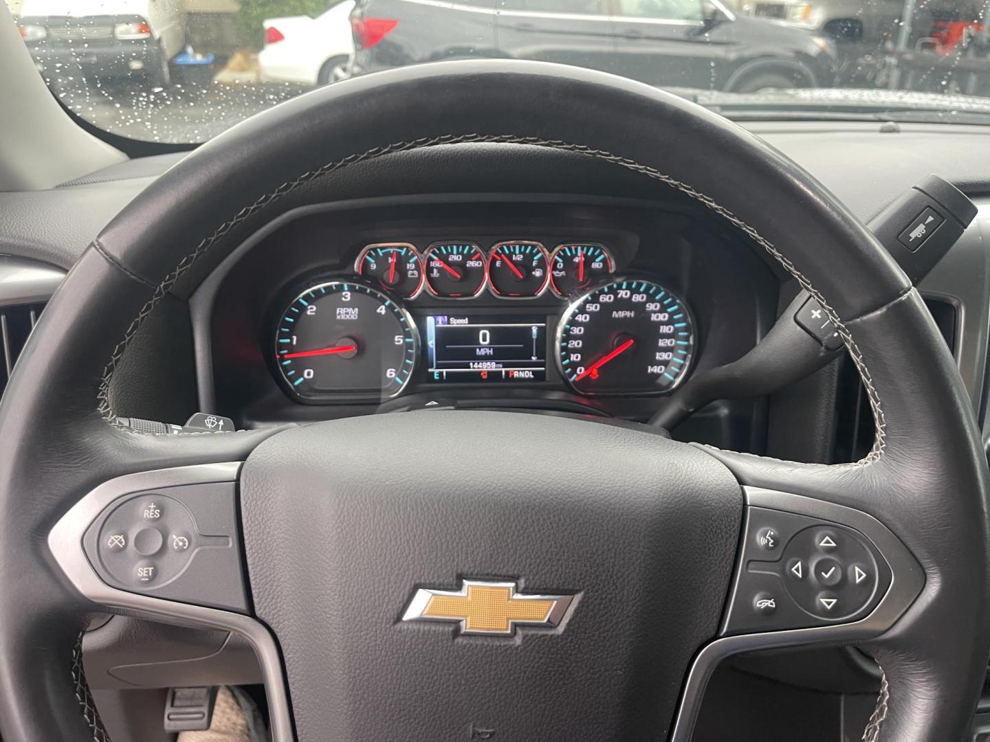 2018 Grey /Black Chevrolet Silverado 1500 LT Crew Cab Long Box 4WD (3GCUKREC4JG) with an 5.3L V8 OHV 16V engine, AT transmission, located at 813 E Fairview Ave, Meridian , ID, 83642, (208) 336-8230, 43.618851, -116.384010 - 2019 Chevrolet Silverado 1500 Crew Cab 4x4. Come take a test drive. Super cheap Silverado Crew Cab. Runs and drives very well. - Photo#9