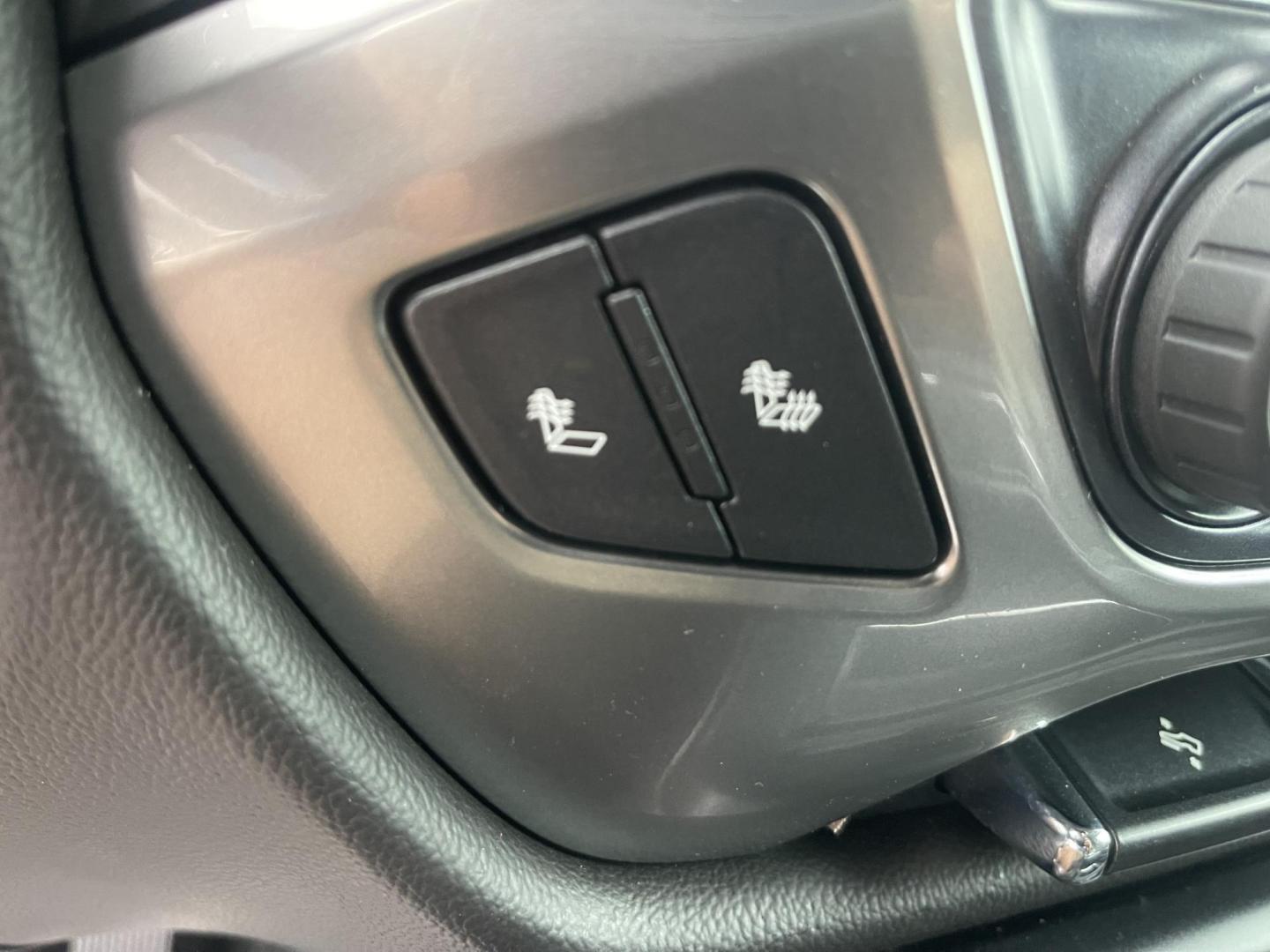 2018 Grey /Black Chevrolet Silverado 1500 LT Crew Cab Long Box 4WD (3GCUKREC4JG) with an 5.3L V8 OHV 16V engine, AT transmission, located at 813 E Fairview Ave, Meridian , ID, 83642, (208) 336-8230, 43.618851, -116.384010 - 2019 Chevrolet Silverado 1500 Crew Cab 4x4. Come take a test drive. Super cheap Silverado Crew Cab. Runs and drives very well. - Photo#15