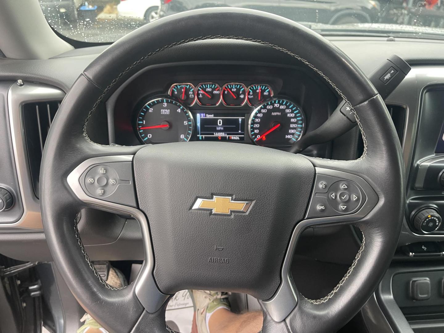 2018 Grey /Black Chevrolet Silverado 1500 LT Crew Cab Long Box 4WD (3GCUKREC4JG) with an 5.3L V8 OHV 16V engine, AT transmission, located at 813 E Fairview Ave, Meridian , ID, 83642, (208) 336-8230, 43.618851, -116.384010 - 2019 Chevrolet Silverado 1500 Crew Cab 4x4. Come take a test drive. Super cheap Silverado Crew Cab. Runs and drives very well. - Photo#13