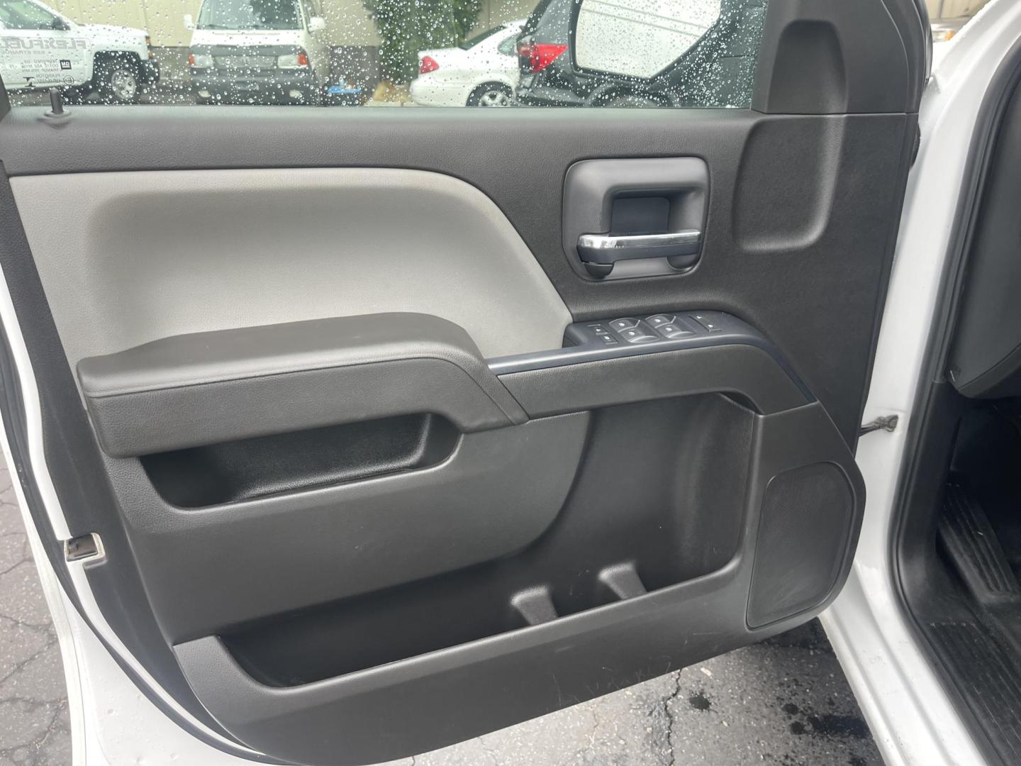 2017 White / Grey Chevrolet Silverado 1500 Work Truck Double Cab 4WD (1GCVKNEH5HZ) with an 4.3L V6 OHV 12V engine, 6A transmission, located at 813 E Fairview Ave, Meridian , ID, 83642, (208) 336-8230, 43.618851, -116.384010 - 2017 Chevrolet Double Cab 4x4 work truck with super low miles. Only 53k miles, excellent condition, this pickup has power windows and locks, A/C, Tilt, cruise, excellent tires. If you need a very nice truck for cheap come take a test drive and see for yourself. - Photo#5