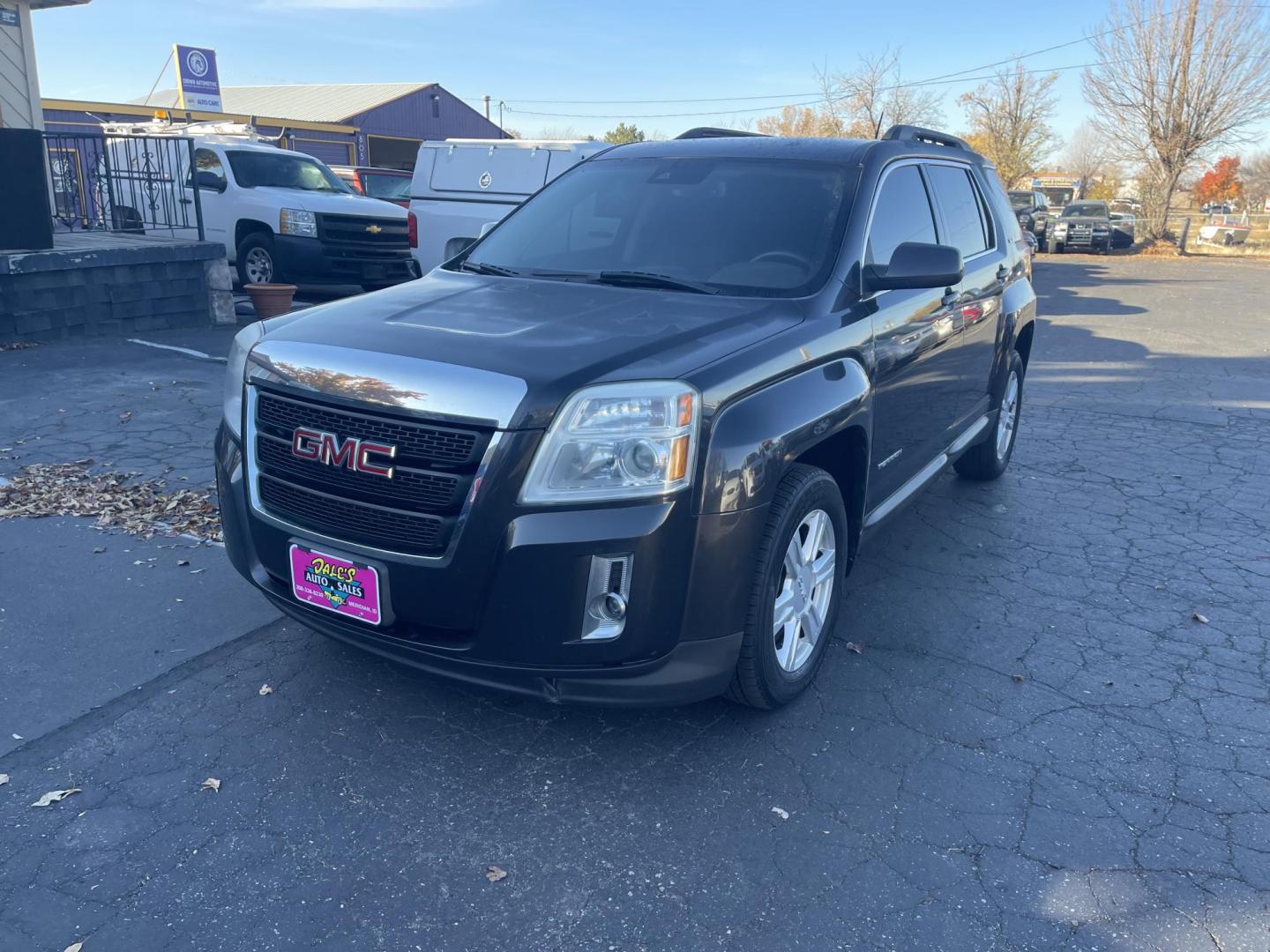 2015 Charcole /Black GMC Terrain SLE2 (2GKFLWE36F6) with an 3.6L V6 DOHC 24V engine, 6-Speed Automatic transmission, located at 813 E Fairview Ave, Meridian , ID, 83642, (208) 336-8230, 43.618851, -116.384010 - A very nice clean small little SUV crossover with AWD. This Terrain runs and drives very well. If you need a good AWD vehcile for less than 10k this is your car. - Photo#1