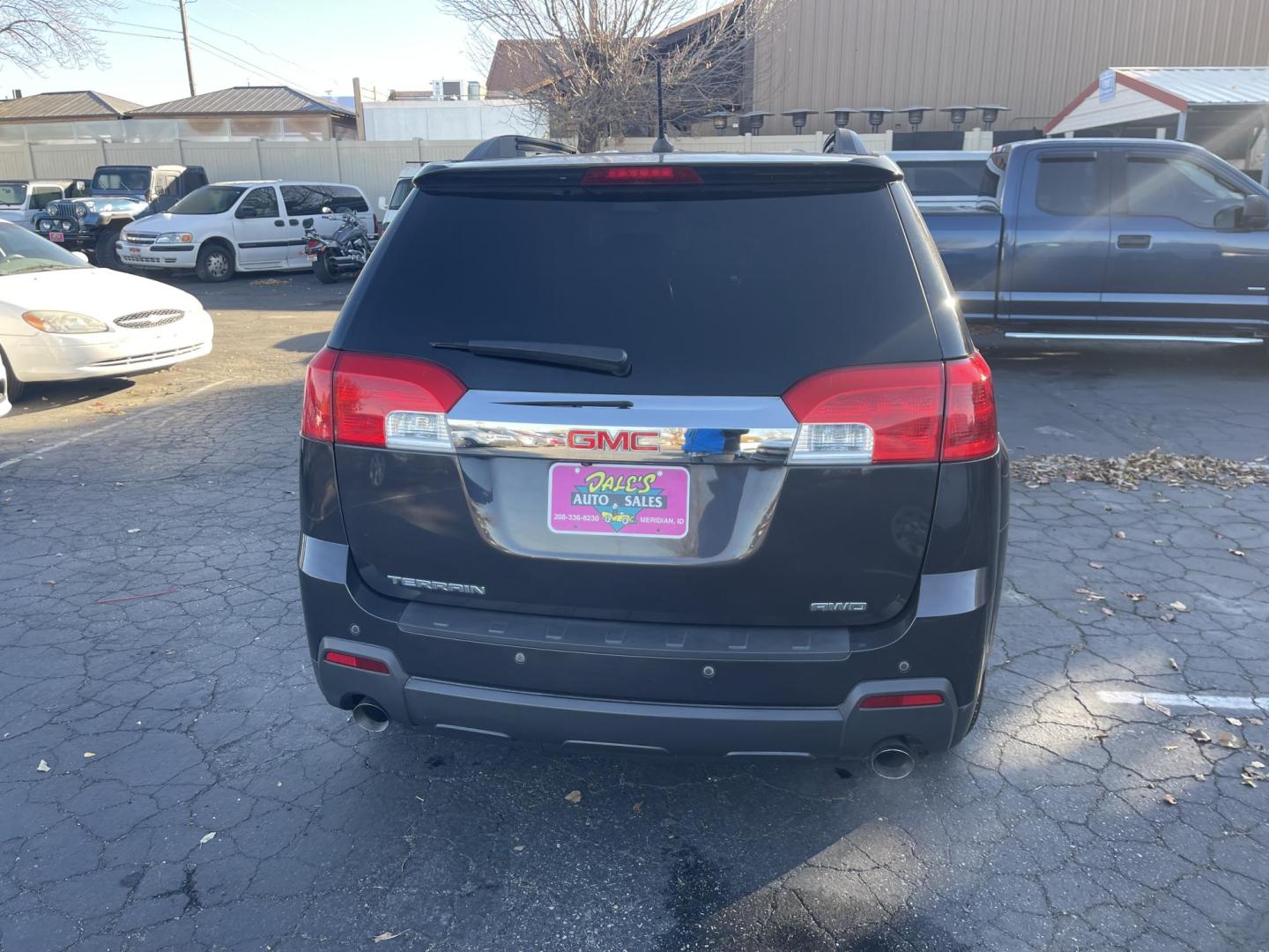 2015 Charcole /Black GMC Terrain SLE2 (2GKFLWE36F6) with an 3.6L V6 DOHC 24V engine, 6-Speed Automatic transmission, located at 813 E Fairview Ave, Meridian , ID, 83642, (208) 336-8230, 43.618851, -116.384010 - A very nice clean small little SUV crossover with AWD. This Terrain runs and drives very well. If you need a good AWD vehcile for less than 10k this is your car. - Photo#4