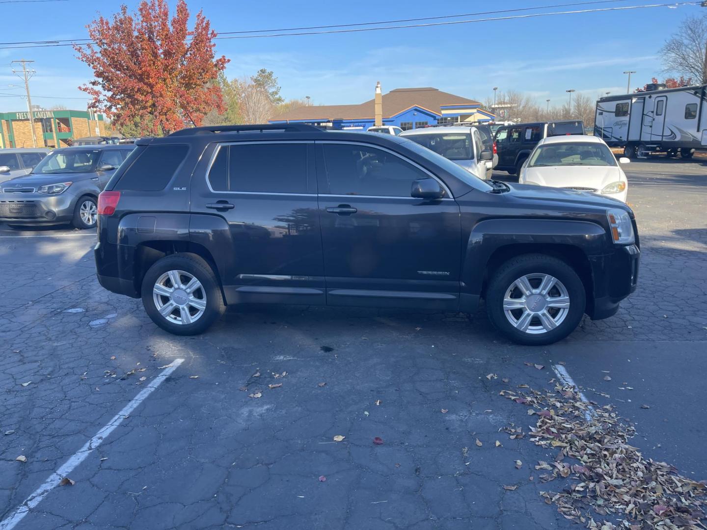 2015 Charcole /Black GMC Terrain SLE2 (2GKFLWE36F6) with an 3.6L V6 DOHC 24V engine, 6-Speed Automatic transmission, located at 813 E Fairview Ave, Meridian , ID, 83642, (208) 336-8230, 43.618851, -116.384010 - A very nice clean small little SUV crossover with AWD. This Terrain runs and drives very well. If you need a good AWD vehcile for less than 10k this is your car. - Photo#3