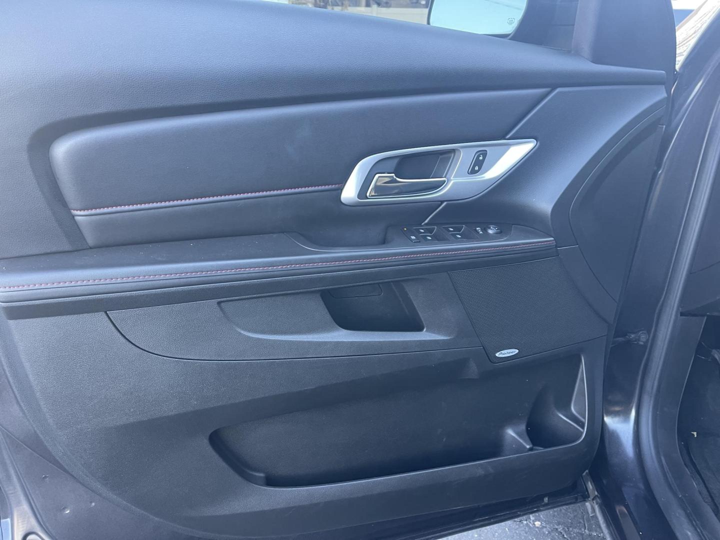 2015 Charcole /Black GMC Terrain SLE2 (2GKFLWE36F6) with an 3.6L V6 DOHC 24V engine, 6-Speed Automatic transmission, located at 813 E Fairview Ave, Meridian , ID, 83642, (208) 336-8230, 43.618851, -116.384010 - A very nice clean small little SUV crossover with AWD. This Terrain runs and drives very well. If you need a good AWD vehcile for less than 10k this is your car. - Photo#6