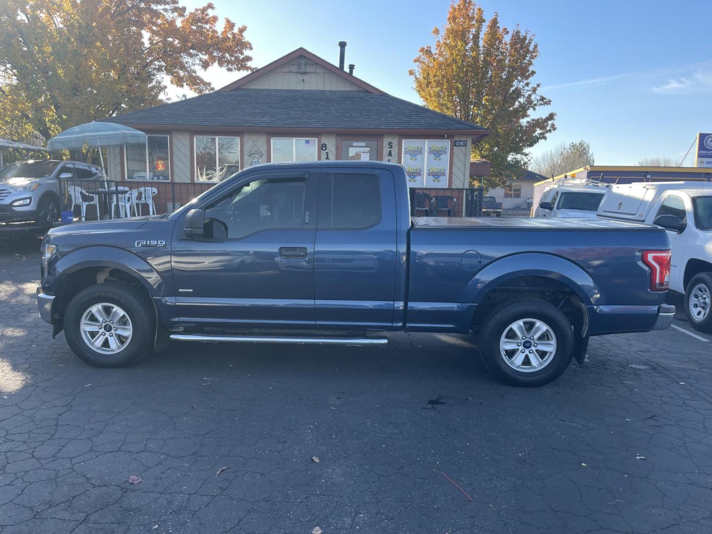 2017 Blue /Grey Ford F-150 XLT SuperCab 6.5-ft. 4WD (1FTEX1EP3HF) with an 2.7L V6 DOHC 24V engine, 6A transmission, located at 813 E Fairview Ave, Meridian , ID, 83642, (208) 336-8230, 43.618851, -116.384010 - Photo#0