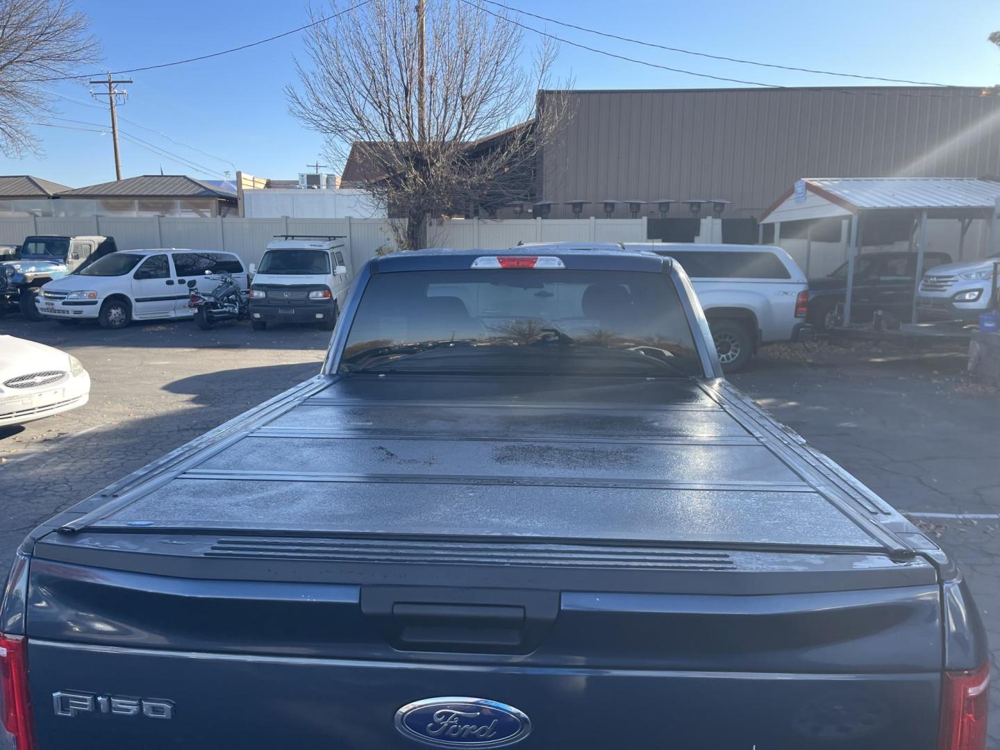 2017 Blue /Grey Ford F-150 XLT SuperCab 6.5-ft. 4WD (1FTEX1EP3HF) with an 2.7L V6 DOHC 24V engine, 6A transmission, located at 813 E Fairview Ave, Meridian , ID, 83642, (208) 336-8230, 43.618851, -116.384010 - Photo#5