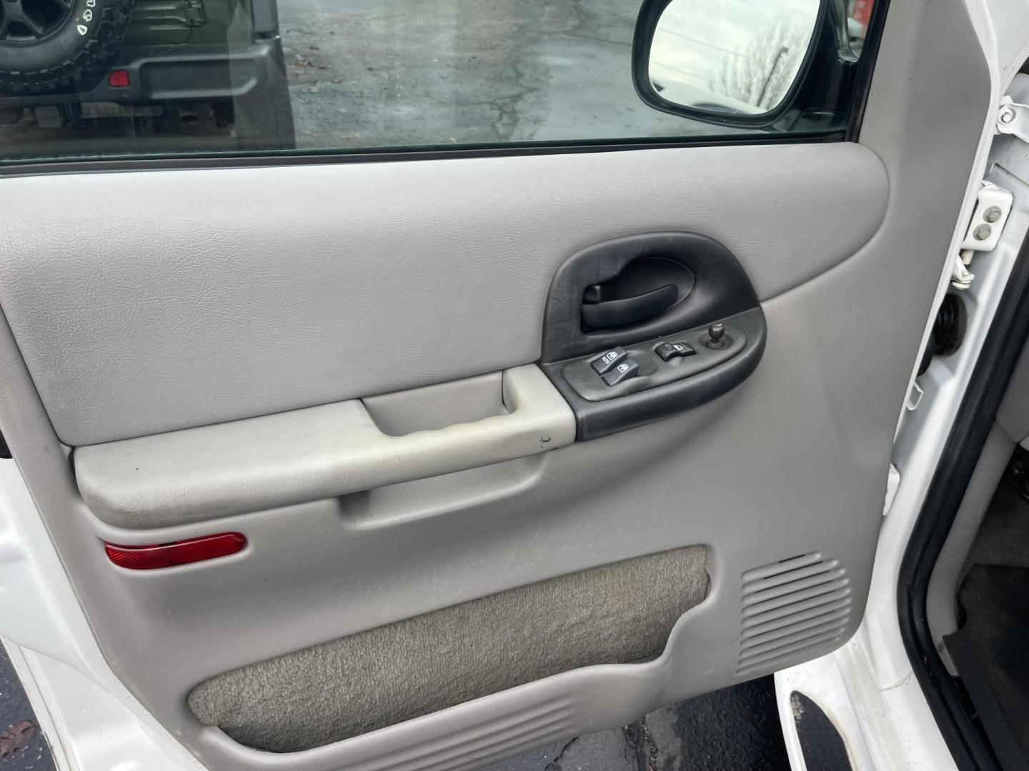 2002 White /Grey Chevrolet Venture Extended Wheelbase LS Wheel Chair Van (1GNDX03E82D) with an 3.4L V6 OHV 12V engine, 4-Speed Automatic Overdrive transmission, located at 813 E Fairview Ave, Meridian , ID, 83642, (208) 336-8230, 43.618851, -116.384010 - This van is a handicap wheelchair van. It has an Eldorado conversion. The van runs and drives good is clean and ready to go. If you are in need of an inexpensive wheelchair van this is a great option. - Photo#10