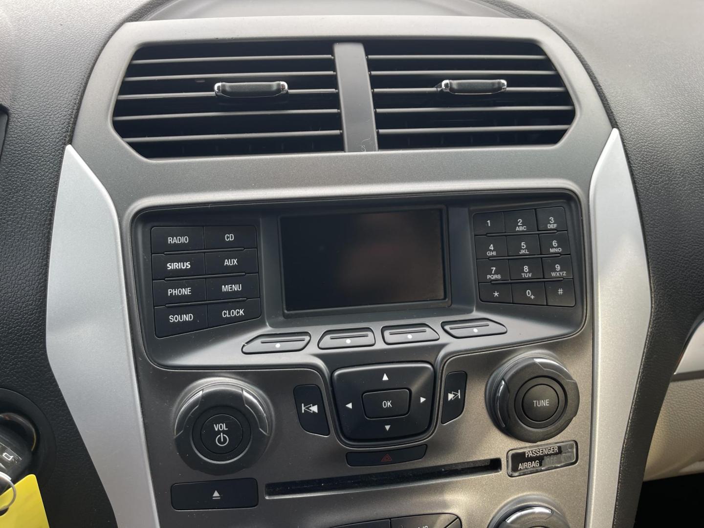 2015 White /Grey Ford Explorer Base 4WD (1FM5K8B87FG) with an 3.5L V6 DOHC 24V engine, 6-Speed Automatic transmission, located at 813 E Fairview Ave, Meridian , ID, 83642, (208) 336-8230, 43.618851, -116.384010 - What a spectacular option for a cheap newer modern SUV. This vehcile has excellent tires is clean and ready for whatever Idaho has to send your way. A fabulous vehicle for this area. You will love it. - Photo#10