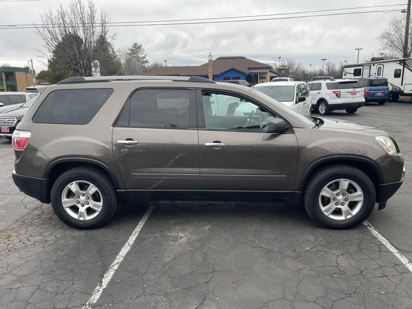 2011 Brown /Black GMC Acadia SLE-2 AWD (1GKKVPED4BJ) with an 3.6L V6 DOHC 24V engine, 6-Speed Automatic transmission, located at 813 E Fairview Ave, Meridian , ID, 83642, (208) 336-8230, 43.618851, -116.384010 - 2011 GMC Acadia AWD runs and drives very well. New tires, freshley serviced. Very cheap AWD. - Photo#3