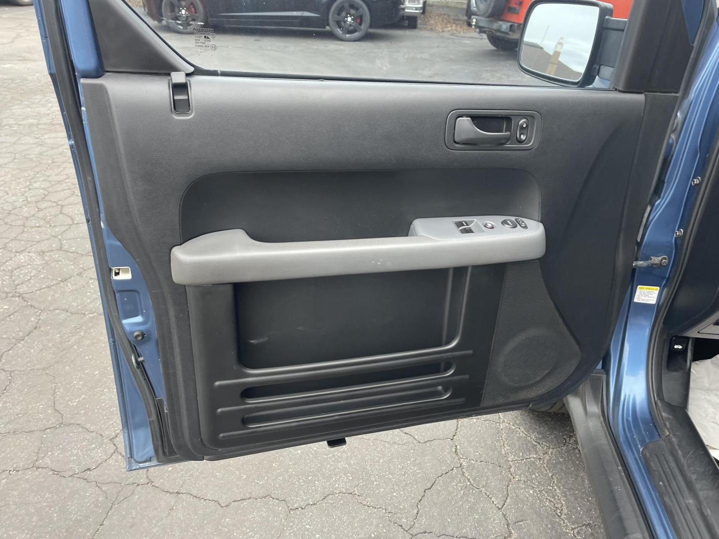 2007 Blue /Black Honda Element EX AWD (5J6YH27707L) with an 2.4L L4 DOHC 16V engine, 5-Speed Manual Overdrive transmission, located at 813 E Fairview Ave, Meridian , ID, 83642, (208) 336-8230, 43.618851, -116.384010 - 2007 Honda Element EX AWD with a 5spd manual. If you are looking for an Element this is a great choice. Very unique car with AWD and a manual transmision. Come see this vehicle and take it for a drive. - Photo#5