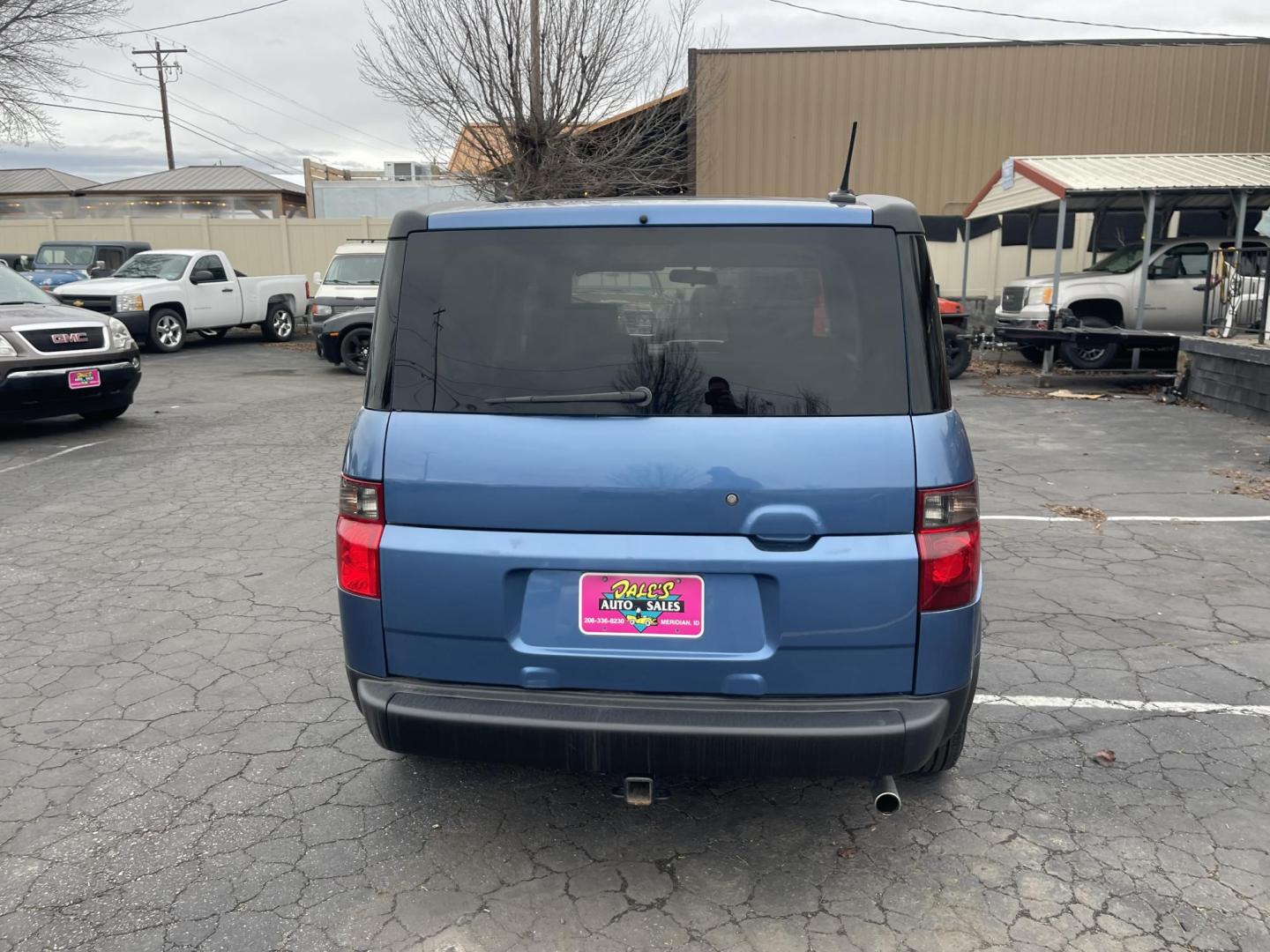 2007 Blue /Black Honda Element EX AWD (5J6YH27707L) with an 2.4L L4 DOHC 16V engine, 5-Speed Manual Overdrive transmission, located at 813 E Fairview Ave, Meridian , ID, 83642, (208) 336-8230, 43.618851, -116.384010 - 2007 Honda Element EX AWD with a 5spd manual. If you are looking for an Element this is a great choice. Very unique car with AWD and a manual transmision. Come see this vehicle and take it for a drive. - Photo#4
