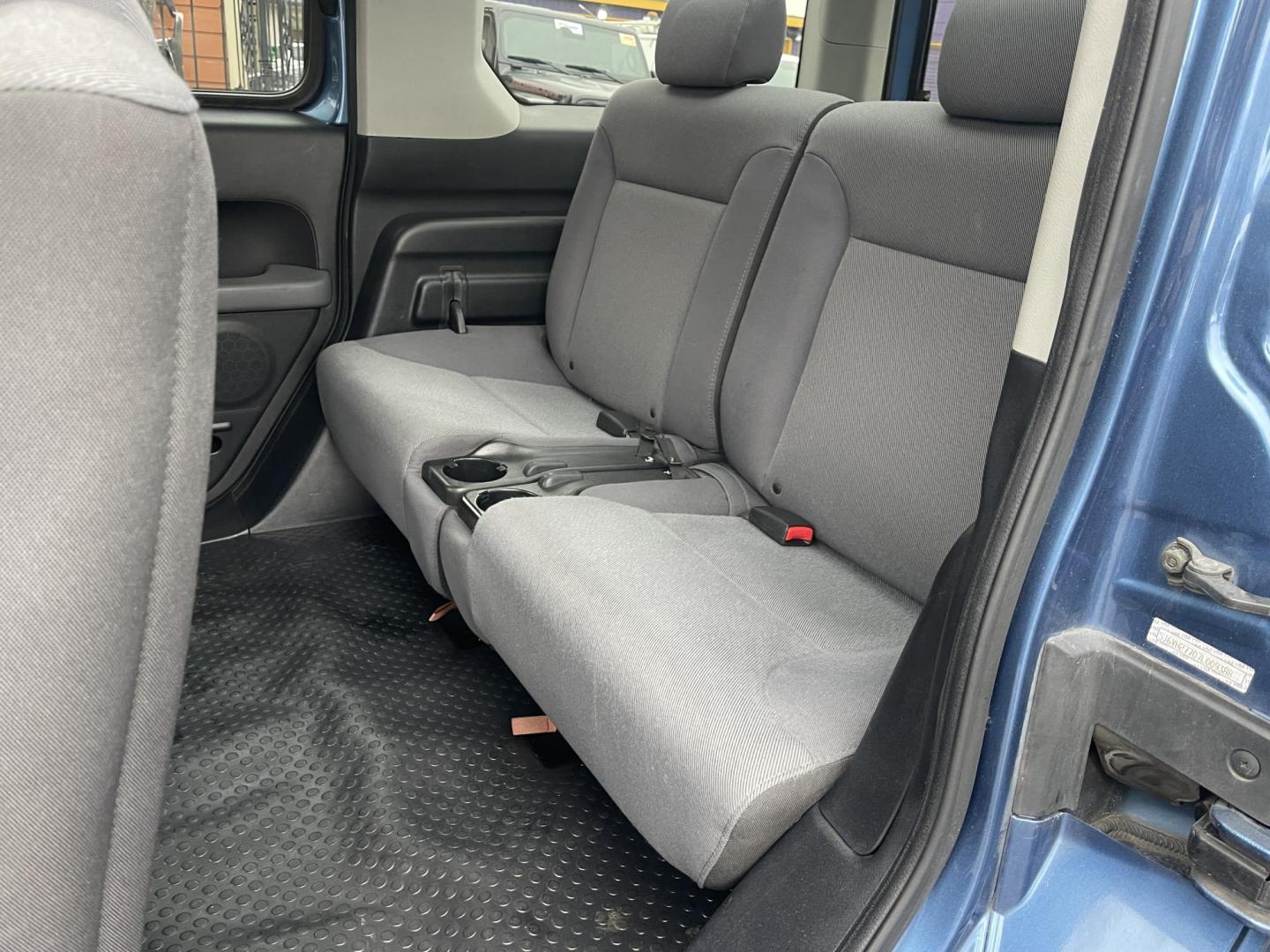 2007 Blue /Black Honda Element EX AWD (5J6YH27707L) with an 2.4L L4 DOHC 16V engine, 5-Speed Manual Overdrive transmission, located at 813 E Fairview Ave, Meridian , ID, 83642, (208) 336-8230, 43.618851, -116.384010 - 2007 Honda Element EX AWD with a 5spd manual. If you are looking for an Element this is a great choice. Very unique car with AWD and a manual transmision. Come see this vehicle and take it for a drive. - Photo#8