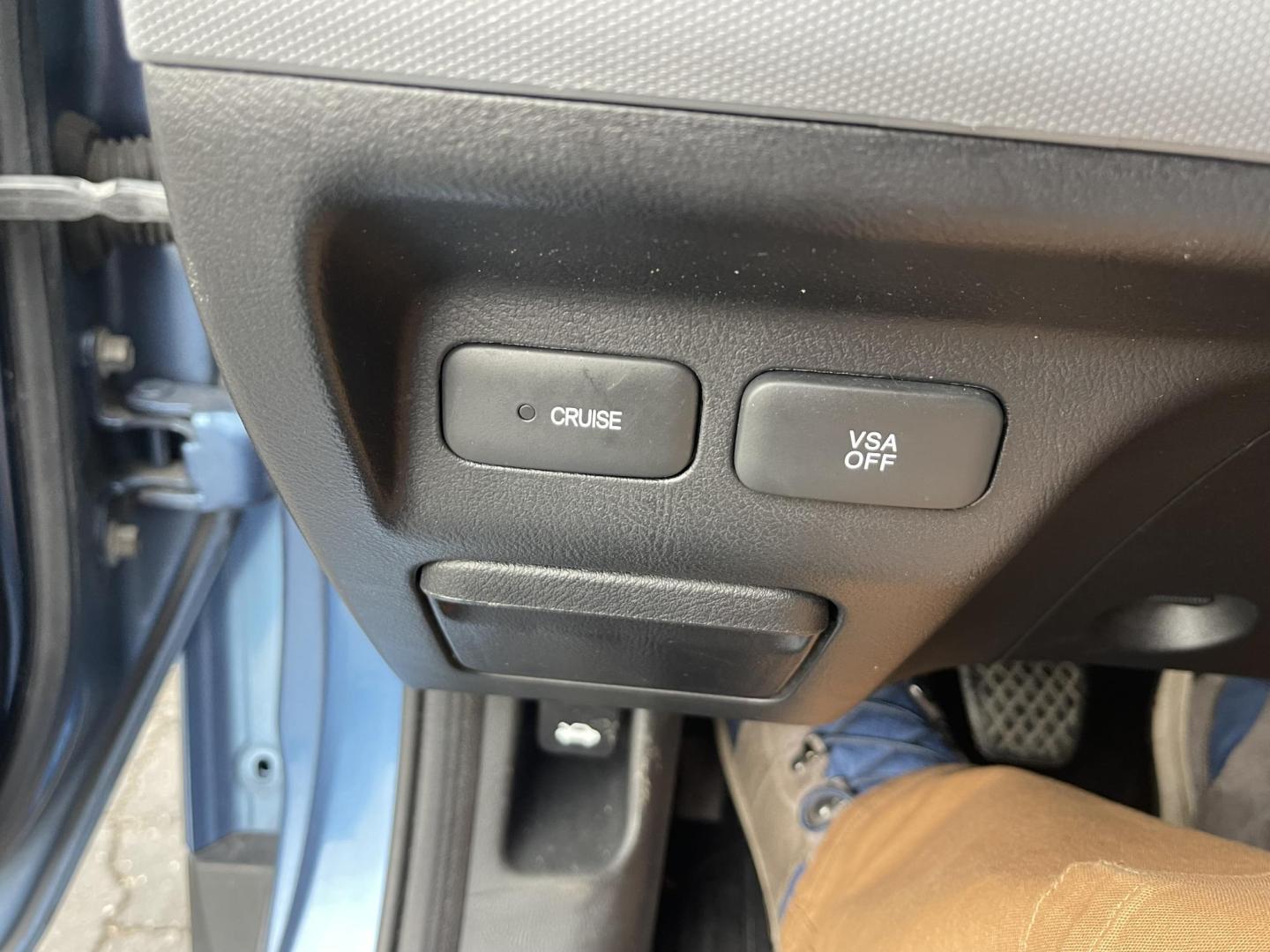 2007 Blue /Black Honda Element EX AWD (5J6YH27707L) with an 2.4L L4 DOHC 16V engine, 5-Speed Manual Overdrive transmission, located at 813 E Fairview Ave, Meridian , ID, 83642, (208) 336-8230, 43.618851, -116.384010 - 2007 Honda Element EX AWD with a 5spd manual. If you are looking for an Element this is a great choice. Very unique car with AWD and a manual transmision. Come see this vehicle and take it for a drive. - Photo#15