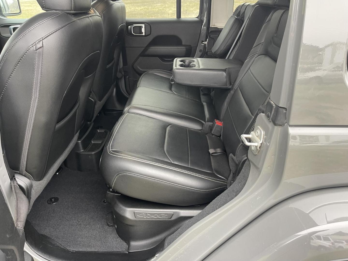 2022 Grey /Black Jeep Wrangler Unlimited Sahara 4XE (1C4JJXP62NW) with an 2.0L L4 DOHC 16V HYBRID engine, AT transmission, located at 813 E Fairview Ave, Meridian , ID, 83642, (208) 336-8230, 43.618851, -116.384010 - What a nice Jeep, Very clean, and highly optioned. If you want a nice Wrangler come take a look. This will give you great service for a long long time and when you plug this in and use the hybrid this vehicle gets you around with no gas, its the best of both worlds. This Wrangler has leather, exce - Photo#7