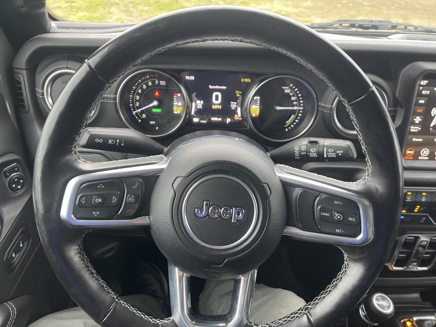 2022 Grey /Black Jeep Wrangler Unlimited Sahara 4XE (1C4JJXP62NW) with an 2.0L L4 DOHC 16V HYBRID engine, AT transmission, located at 813 E Fairview Ave, Meridian , ID, 83642, (208) 336-8230, 43.618851, -116.384010 - What a nice Jeep, Very clean, and highly optioned. If you want a nice Wrangler come take a look. This will give you great service for a long long time and when you plug this in and use the hybrid this vehicle gets you around with no gas, its the best of both worlds. This Wrangler has leather, exce - Photo#13